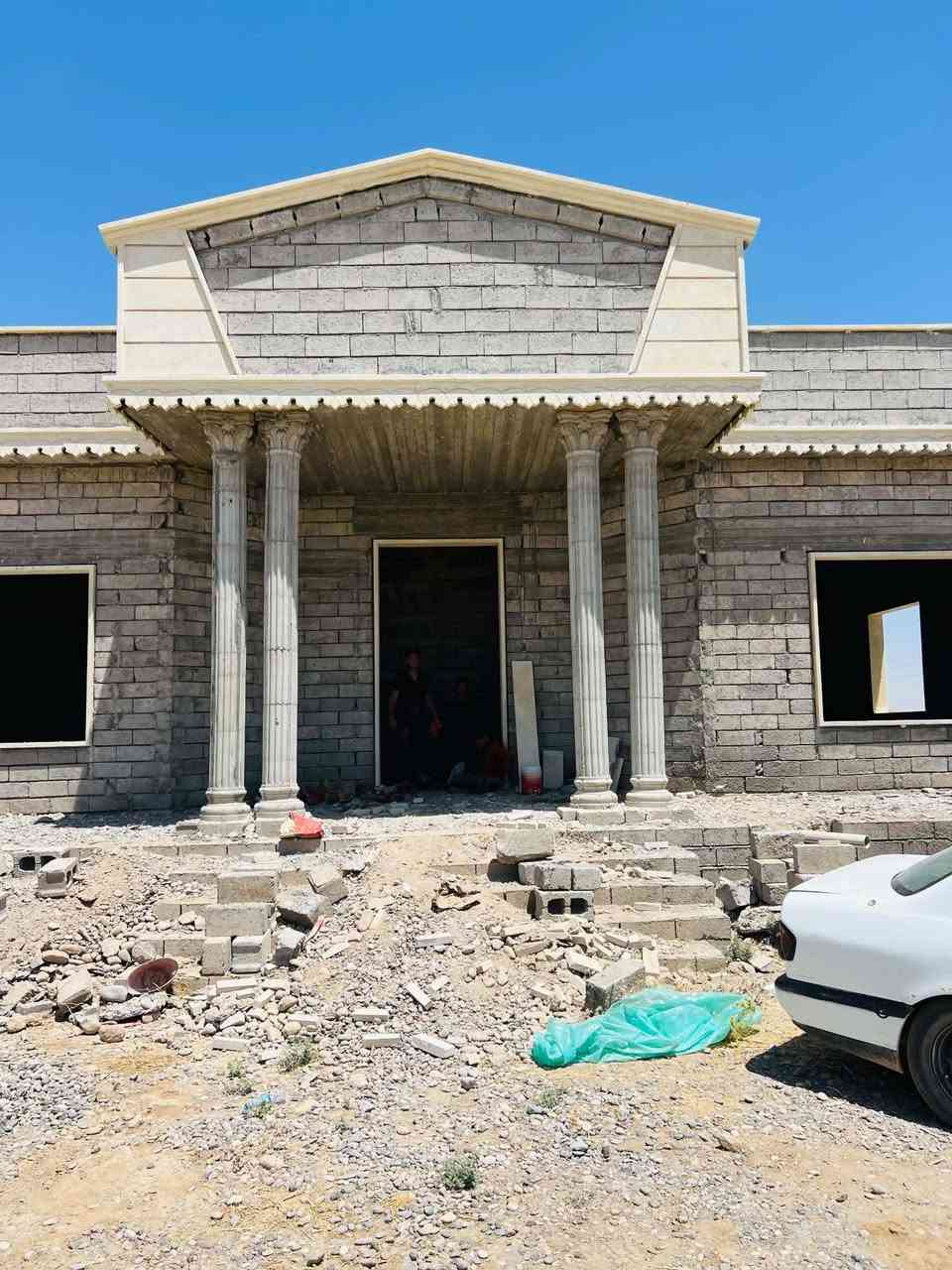 السلام عليكم كادر عمل حجر حلان كرسته وعمل وبلمتر وبسعر مناسب للستفسار ***********
