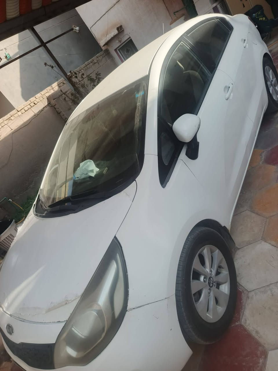 مكلفه بنشر  كي ريو / موديل/١٥ بسمي حره لون ابيض خلجي مكفوله بس البنيد بيه صبغ شبر تخم تاير جديد مكينه جيده حداديه جيده حلوه السيارة  والشراي بيه خير يدلل ***********
