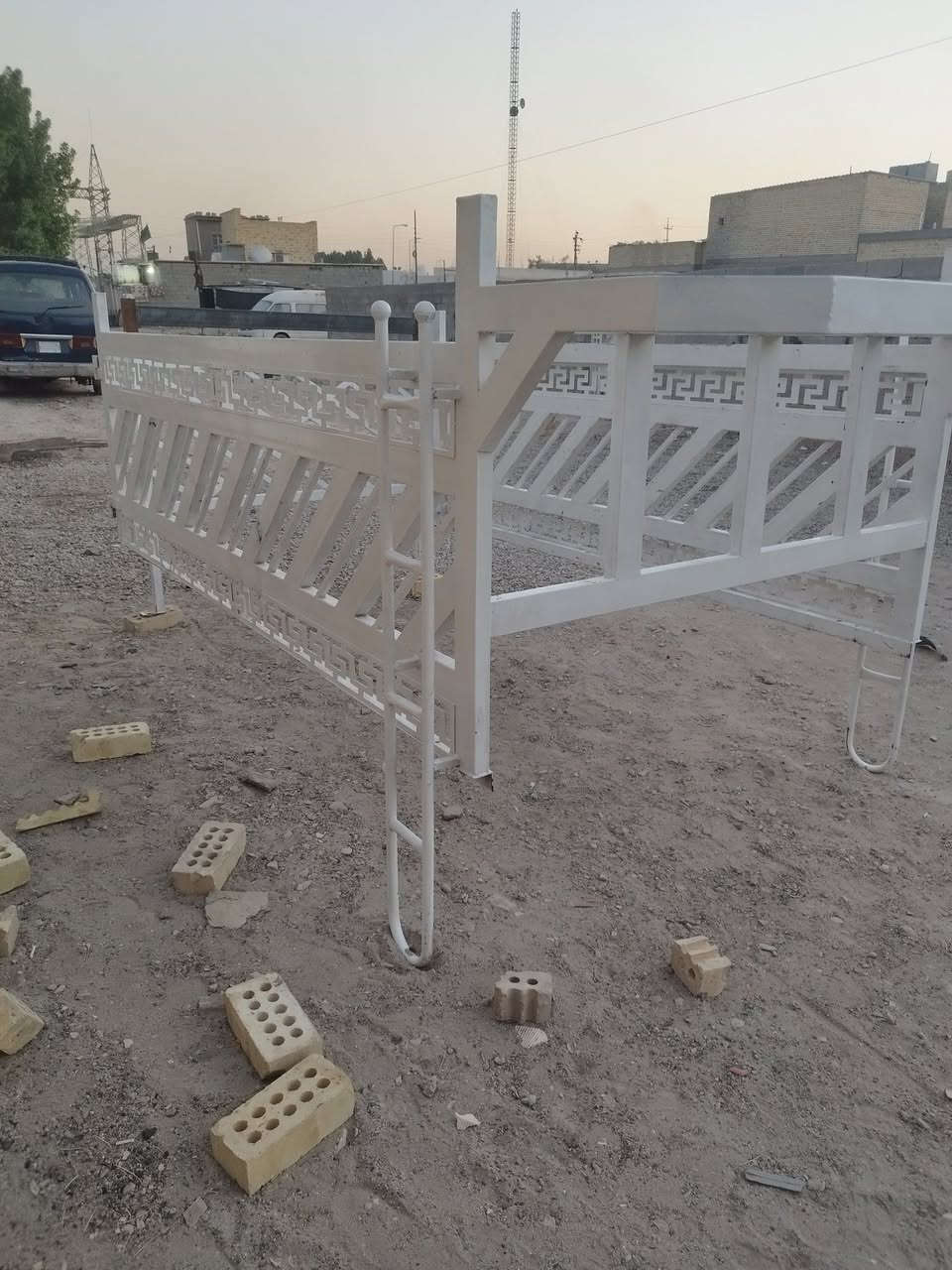 السلام عليكم محجر مال كيا دمعه المحجر تفصال الحديد مالته 3 ملين بوكاني بغداد حي البتول رقم الهاتف ***********
