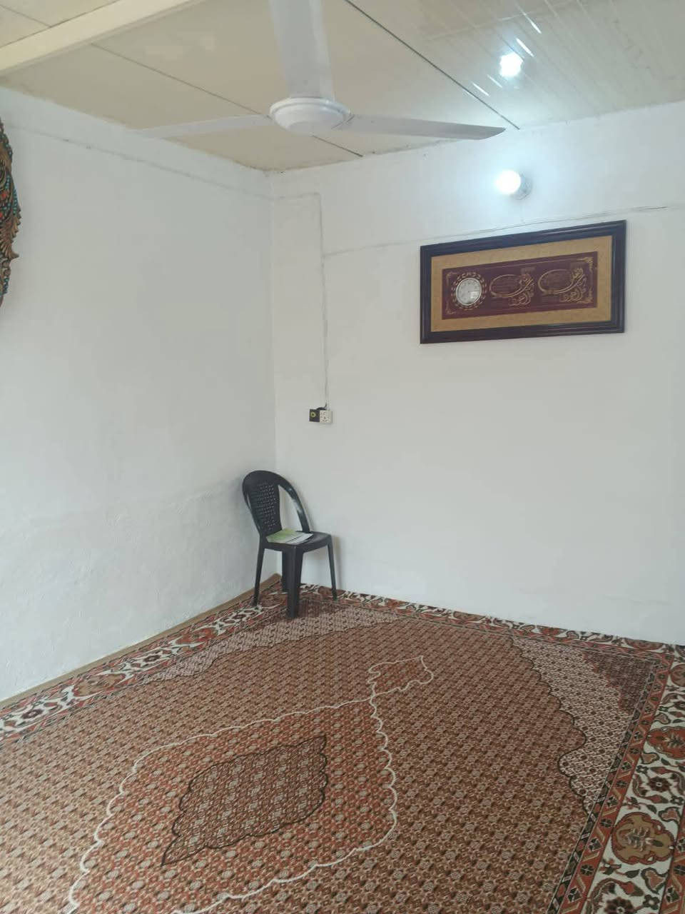 سلام عليكم بيت تجاوز للبيع ماعليه اي اشكال ازاله في جكوك شارع الحسينيه مساحه 200متر
البيت صاير بدايه تجاوز عله شارع يحتوي عله غرفتين نوم وساحه واستقبال وصاله جبيره ومطبخ وصحيات داخليه وخارجيه
للاستفسار تصال او واتساب ‏‪***********‬‏
