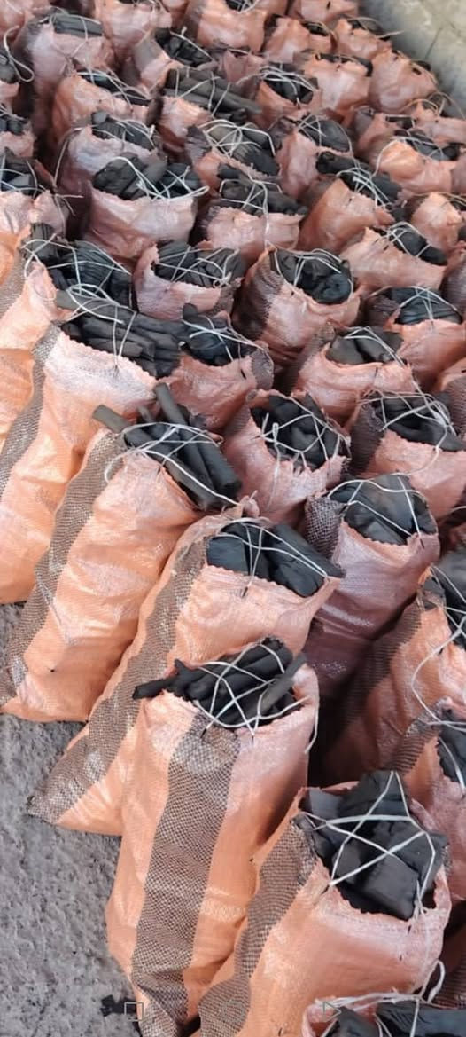 متوفر الفحم الفواكه بدون شرار واصل المطعم سعر الكونيه اب 4000   اوخصم كل 100 كونيه  5 كواني مجاني  شرط تفحص ياله تستلم ***********
