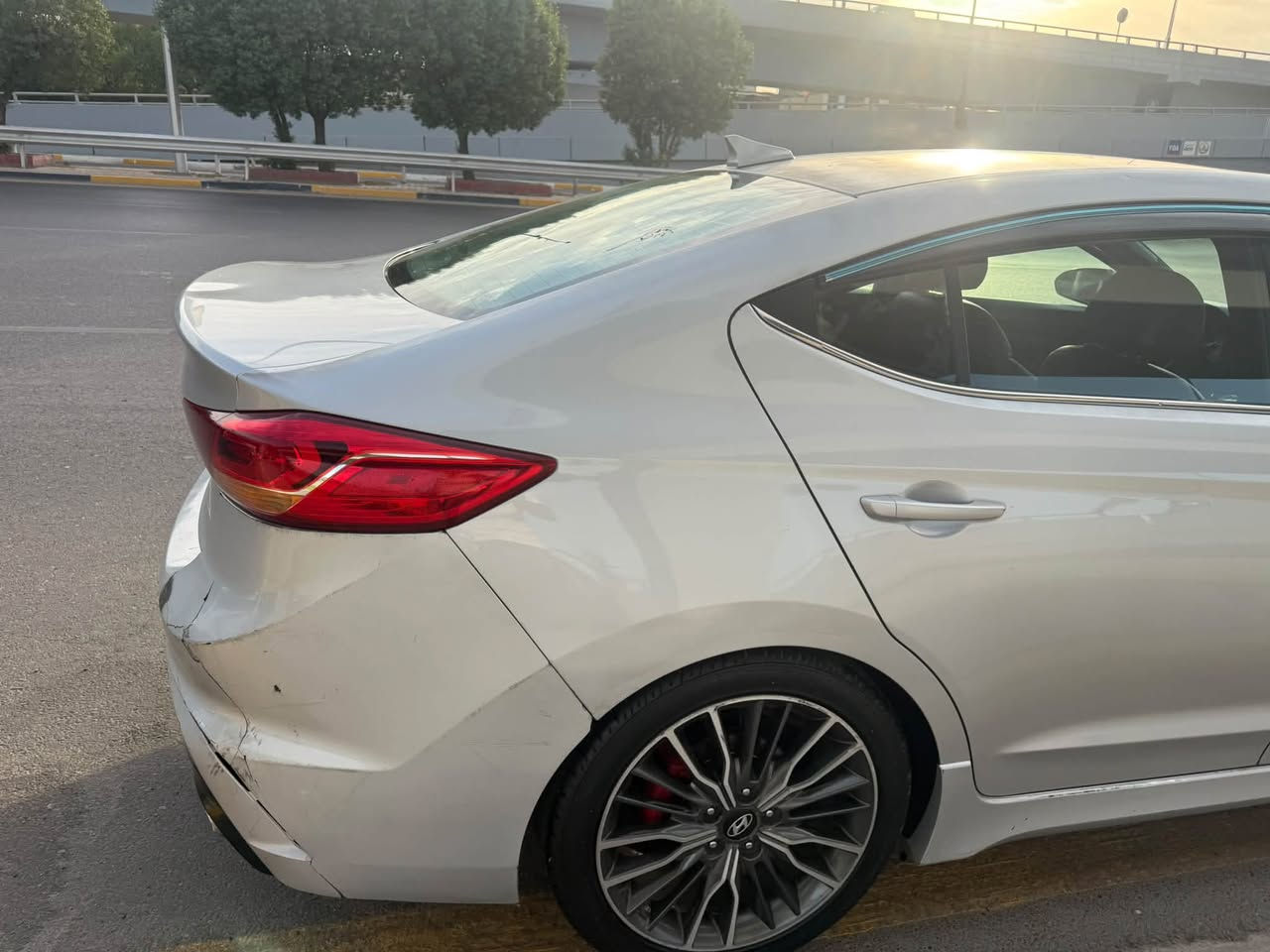 السلام عليكم
النتره فول سبورت موديل ٢٠١٨ 
رقم بغداد انكليزي هزه جديده 
بيها جاملغ وبنيد  بدون دواخل بدون ايرباك 
مكفوله  مكينه كير تبريد صدر كله خير من الله
العنوان بغداد الطوبجي 
منشور صور حادث وسونار واي استفسار حاضر السعر 112 مجال حك الجيه
***********
