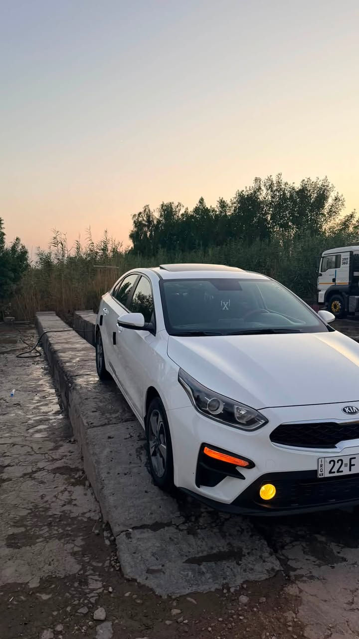 KIA CERATU 2021 
فول فول مواصفات  
 رقم اربيل جديد سنويه 2031 بسم كردي وكاله تحويل حاضر 

عداد المسافات 111,406

حجم المكينة 1600

بصمة تشغيل 
بصمة ابواب 
تشغيل عن بعد 
ترحيب 

قطعتين تبريد 

اشاير بالمري 
مري شفط

فتحة سقف 

كفاله عامه من ضربه و صبغ 

السعر 156$ بيها مجال 
السوك كلشي بي وكلشي بسعره 

مكان واسط الزبيديه 
***********
***********
