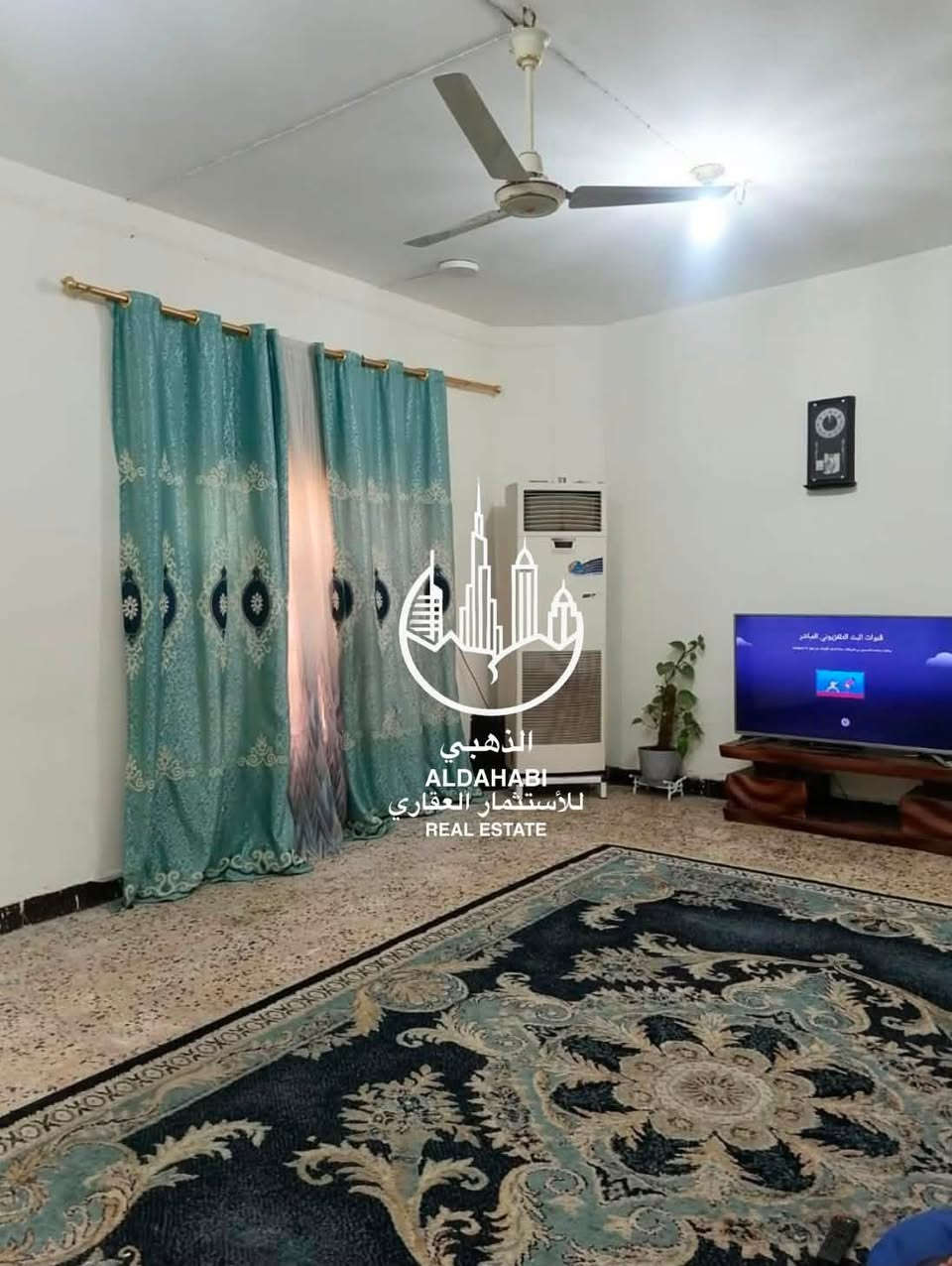 بيت طابقين للايجار في الجنينه موقع ممتاز جداً يلائم السكن العائلي يحتوي ست غرف منام مساحه 250 متر 

مواصفات البيت يحتوي ست  غرف منام ، صاله ، استقبال ، مطبخ ، صحيات ، كراج ، حديقه 

سعر الايجار مليون و350 الف 
.
للمعلومات اكثر الاتصال على الارقام
*********** 
***********
او زيارة موقعنا 
البصره _ شارع عام حي الزهراء _ قرب مستشفى النفط 
الذهبي للاستثمار العقاري
مجاز قانونياً
