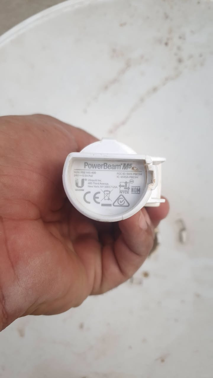 ٥٥ الف مع توصيل مکانی دهوک

نص مكتوب في الصور:
- Certificate error 192.168.1.20/index.cgi PowerBeam M5 MAIN WIRELESS NETWORK ADVANCED SERVICES Status Device Model: PowerBeam M5 400 Device Name: PowerBeam M5 400 Network Mode: Bridge Wireless Mode: Disabled SSID: - Security: - Version: v6.2.0 (XW) Uptime: 00:01:27 Date: 2019-07-03 11:18:20 Channel/Frequency: - / - Channel Width: - Distance: - TX/RX Chains: 2X2 TX Power: - Antenna: 400 - 25 dBi WLAN0 MAC: 24:5A:4C:32:40:99 LAN0 MAC: 24:5A:4C:33:40:99 LAN0: 100Mbps-Full Monitor Throughput | AP Information | Interfaces | ARP Table | Bridge Table | LAN0 RX: 1.23kbps TX: 1.10kbps