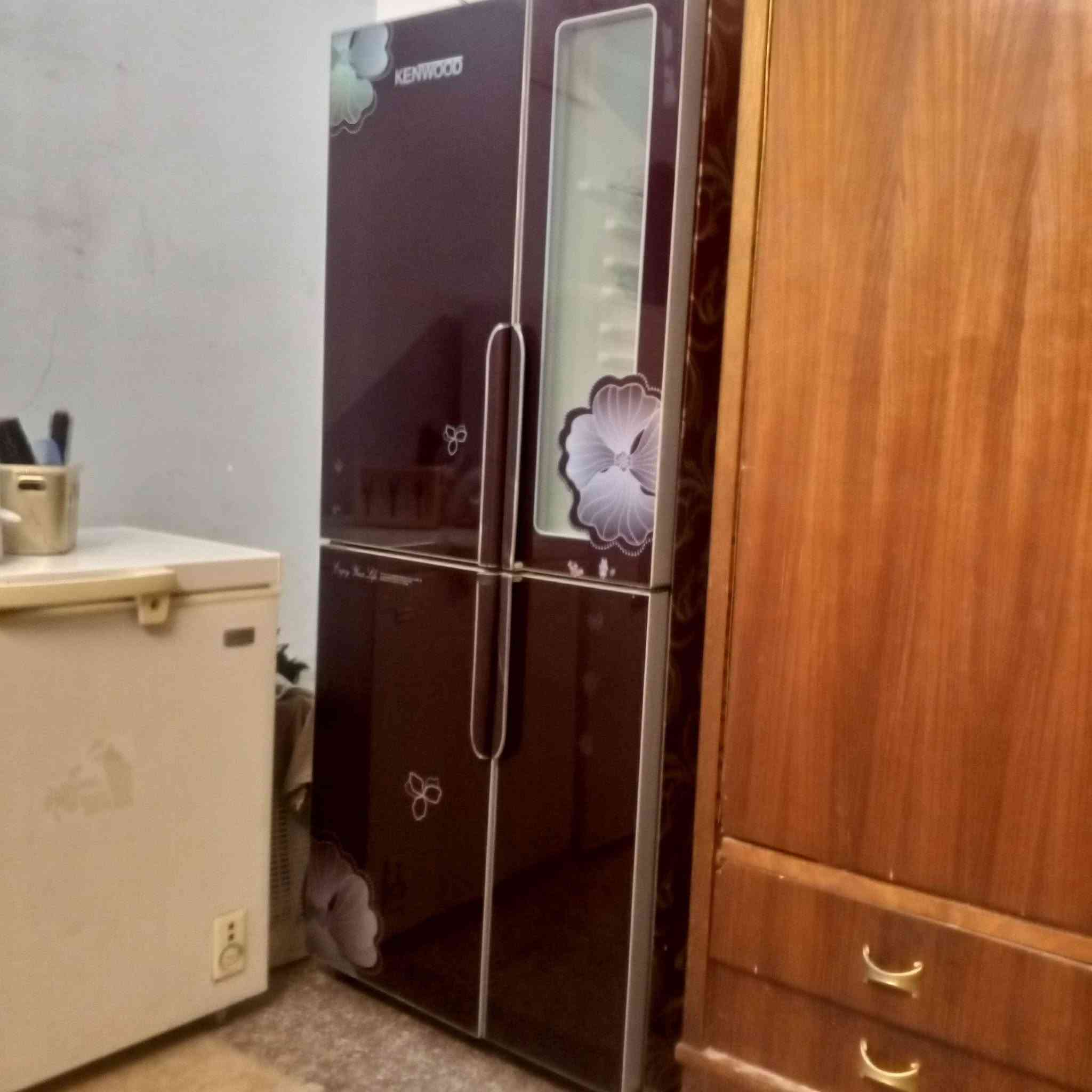 ثلاجة • بدون تفاصيل