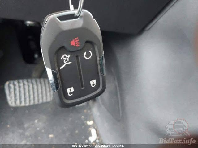 * للبيع.. GMC Terrain موديل 2022 فئة SLT - فول مواصفات*
سيارة وارد امريكي، نظافة فول وبحالة ممتازة جدا، ماشية قليل ومكفولة من كلشي.

ماشية ( 25,000 ) خمسة وعشرون الف كيلو 

* المواصفات الميكانيكية:*
- المحرك: 1.5 تيربو - اقتصادي وقوي بنفس الوقت 

- الكير: اوتوماتيك دكم (9) نمر AT المرغوب

- نظام الدفع: FWD
- اللون: اسود ملكي

* مواصفات الراحة والرفاهية:*
- داخل  كشنات جلد - كشنات تدفئة وتحكم كهربائي
- شاشة حجم كبير تدعم CarPlay و Android Auto وايرليس
- نظام صوت نقي وعالي الدقة
- تشغيل عن بعد + بصمة تشغيل وبصمة ابواب
- لايتات LED فول (نهاري وعالي وناصي)
- صندوق خلفي كهربائي ينفتح بالقدم وبالريموت
- تبريد قطعتين ثلج

* مواصفات الامان:*
- رادار امامي - تنبيه تصادم امامي
- رادار جانبي - تنبيه النقطة العمياء
- كاميرا خلفية HD + نظام تحديد المسار

* حالة البدي - بكل امانة:*
السيارة حادثها كلش بسيط:
1. الجاملغ: مصلح على البارد بدون صبغ - محافظ على صبغ الشركة
2. الباب: مبدل بنفس اللون - شد شركة بدون صبغ وكد شبر الجاملغ الخلفي الايمن 

*الايرباكات طاكة وراجعه سستم تفصيخ بالامارات ، الشاصي واللغد سليم 100% وبالفحص.*

* السعر: 166 ورقة وبيها مجال بسيط للشراي*

* المكان: بغداد* الحرية
* للاتصال والاستفسار: ************

نص مكتوب في الصور:
- 000-39040477 - 05/02/2024 - IAA Inc. BidFax.info
- 000-39040477 - 05/07/2024 - IAA Inc.