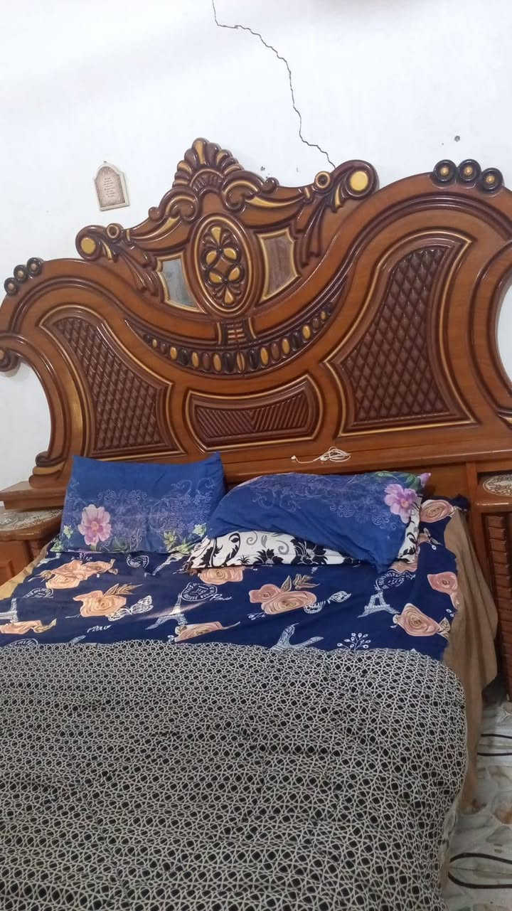غرفه نوم ٥ قطع نظيفه جدا السعر ٣٠٠ قفل شراي يراسلني يتصل على صاحبه مكلفه بالنشر ***********
بغداد البياع الشرطه الرابعه

