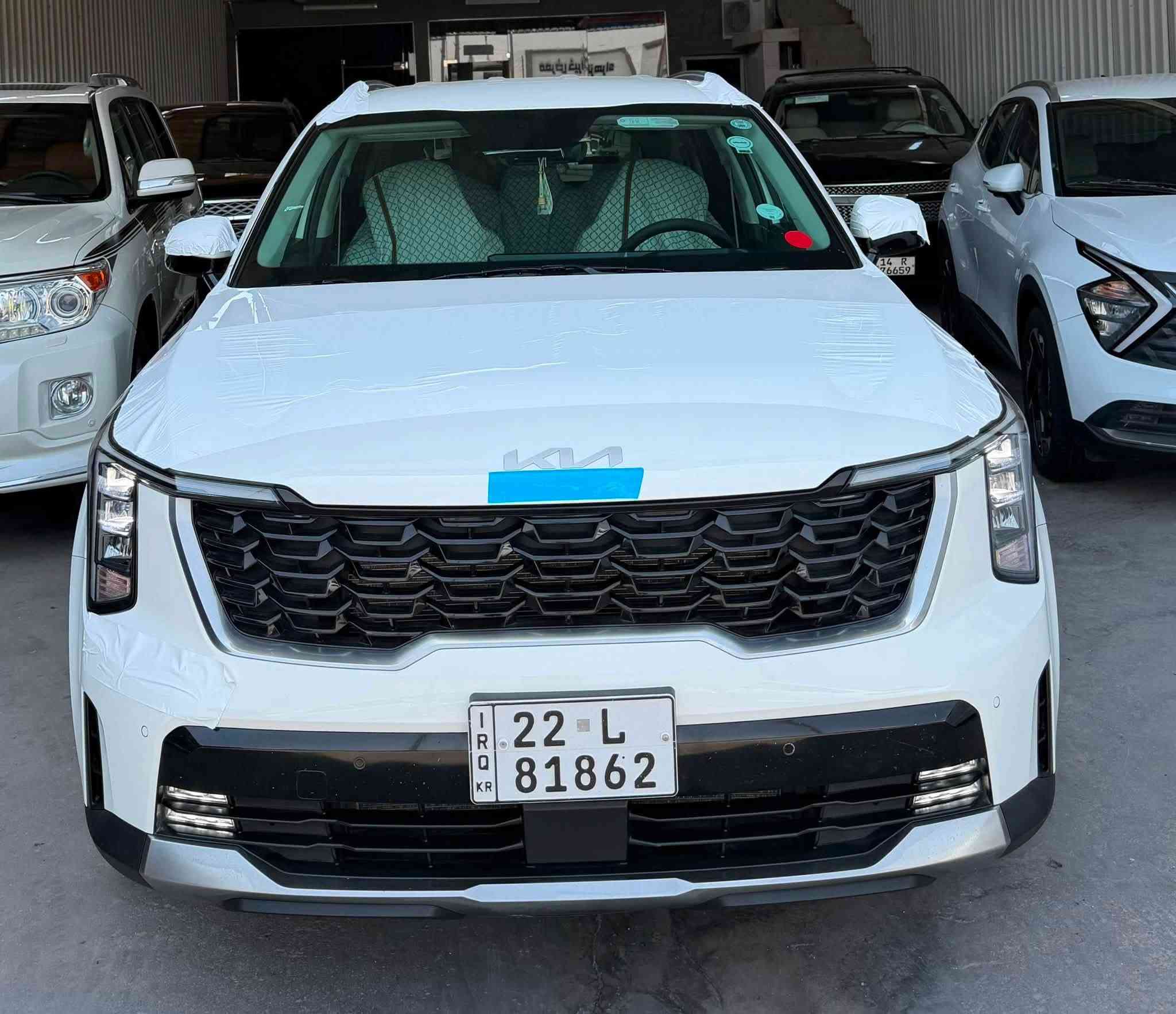 للبيع | كيا سورينتو
المواصفات:

* محرك 6 سلندر (V6)
* فتحة بانوراما
* داتا شو
* الكراسي الأمامية كهربائية
* تبريد للمقاعد الخلفية (بردات جانبية)
* رادار أمامي وخلفي
* حساسات أمامية وخلفية
* تشغيل عن بُعد
* دخول ذكي (بصمة)
* باب صندوق كهربائي
السعر (277)وبيه مجال قليل 
***********
📍 البصره
: ماشيه 50 الف كم فقط

