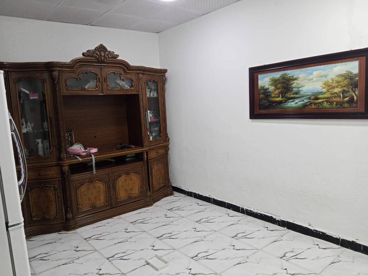 🏠 بيت للبيع
فرصة سكنية مميزة من مكتب المؤمل العقاري
إذا تبحث عن بيت مرتب، جاهز للسكن، وموقعه مميز… هذا العقار يستحق المشاهدة 
📍 الموقع: الناصرية – حي أور الثانية
📌 قريب من شارع 30
📐 المساحة: 100 م²
📜 الطابو: صرف – أمامي
✨ تفاصيل العقار:
• استقبال
• كلدور
• 2 حمام
• مطبخ مجهز بأثاثه
• 3 غرف نوم
• صالتان: كبيرة + صغيرة
• سطح صغير
• 🛋️ البيت يُباع بأغراضه
💰 السعر: 170 مليون دينار
⭐ ميزة العقار: موقع حيوي + توزيع عملي + جاهزية للسكن، والأهم أن البيت يُباع بأغراضه.
📞 للاستفسار والمعاينة: تواصل معنا
***********
***********
مكتب المؤمل العقاري
🔑 نبحث لك عن العقار… ونقرّب لك القرار.
