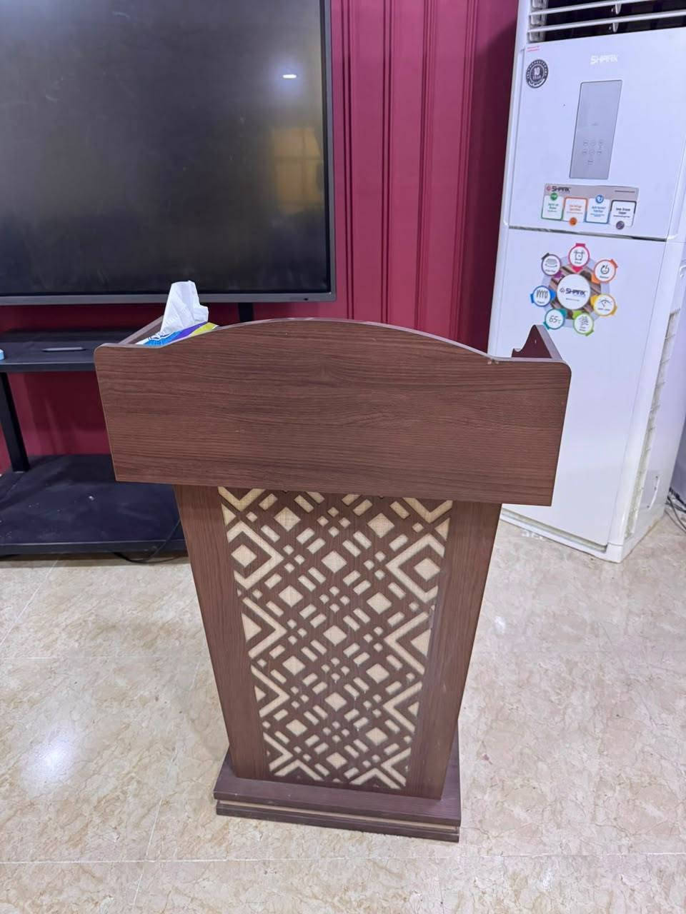 للبيع شاشه تفاعليه حجم 75 فول ونضيفه 100٪ الموقع ديالى بعقوبه التحرير ***********
