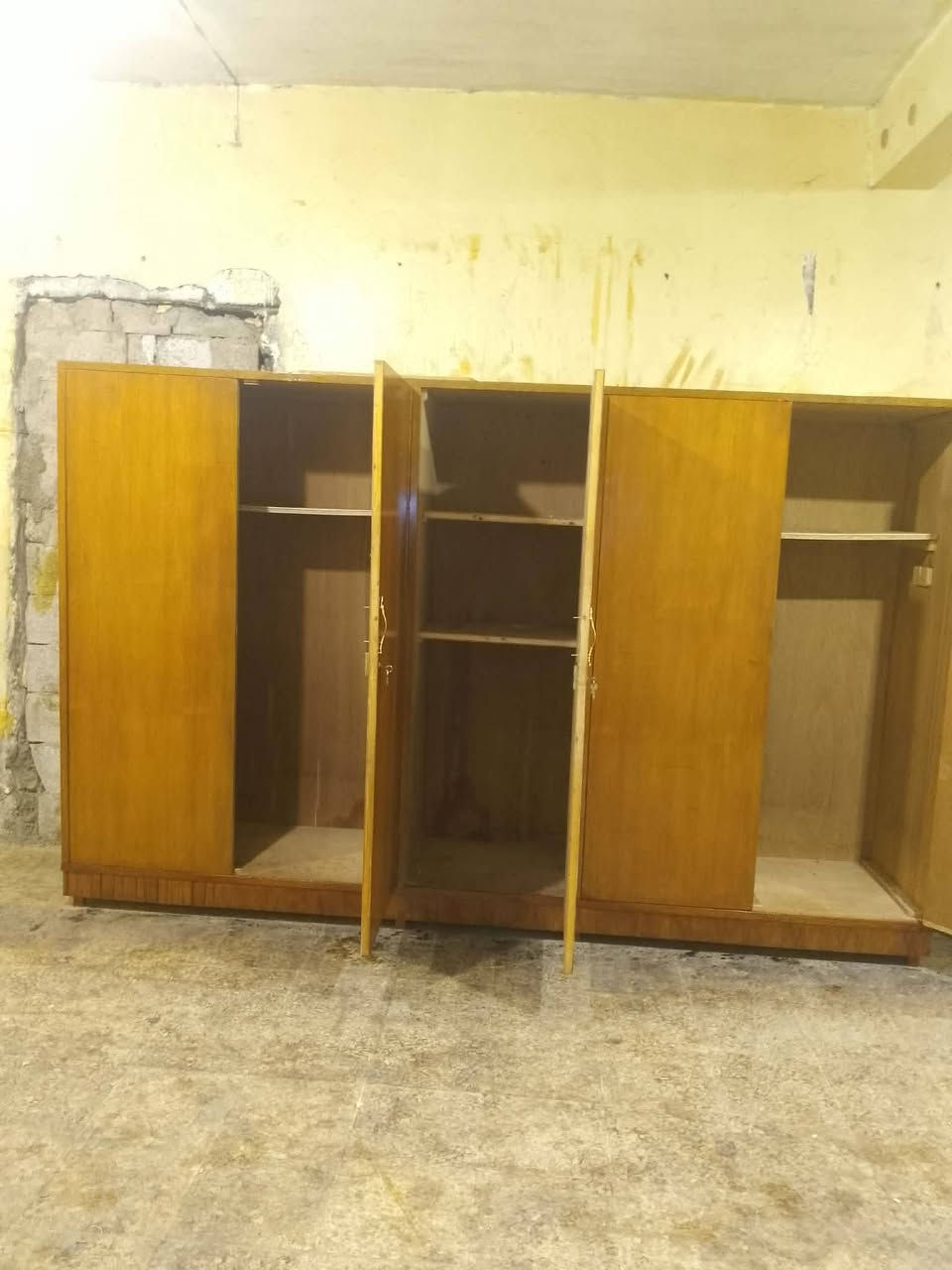 كنتور • خمسه أبواب • مستعمل نظيف