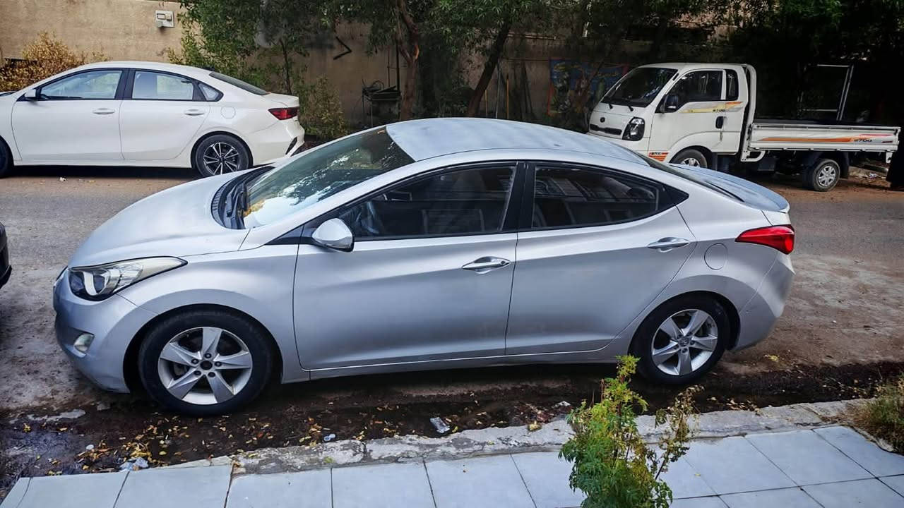هيواندي افانتي
موديل 2014 محرك 1.6 GDI
ماشية 175 KM
السيارة بدون حادث طخات بسيطة مال شارع
بنيد و قمار و قبغ جنطة بيهن جراد 
السيارة مفتوح نص محرك الكازكيت خبط مي ودهن و سويته 

 السيارة باسمي تحويل مباشر ثاني يوم
مكانها بغداد/الكاظمية/جكوك 
السعر 83 بي مجال كلش بسيط

الرقم ***********
متوفر واتس
