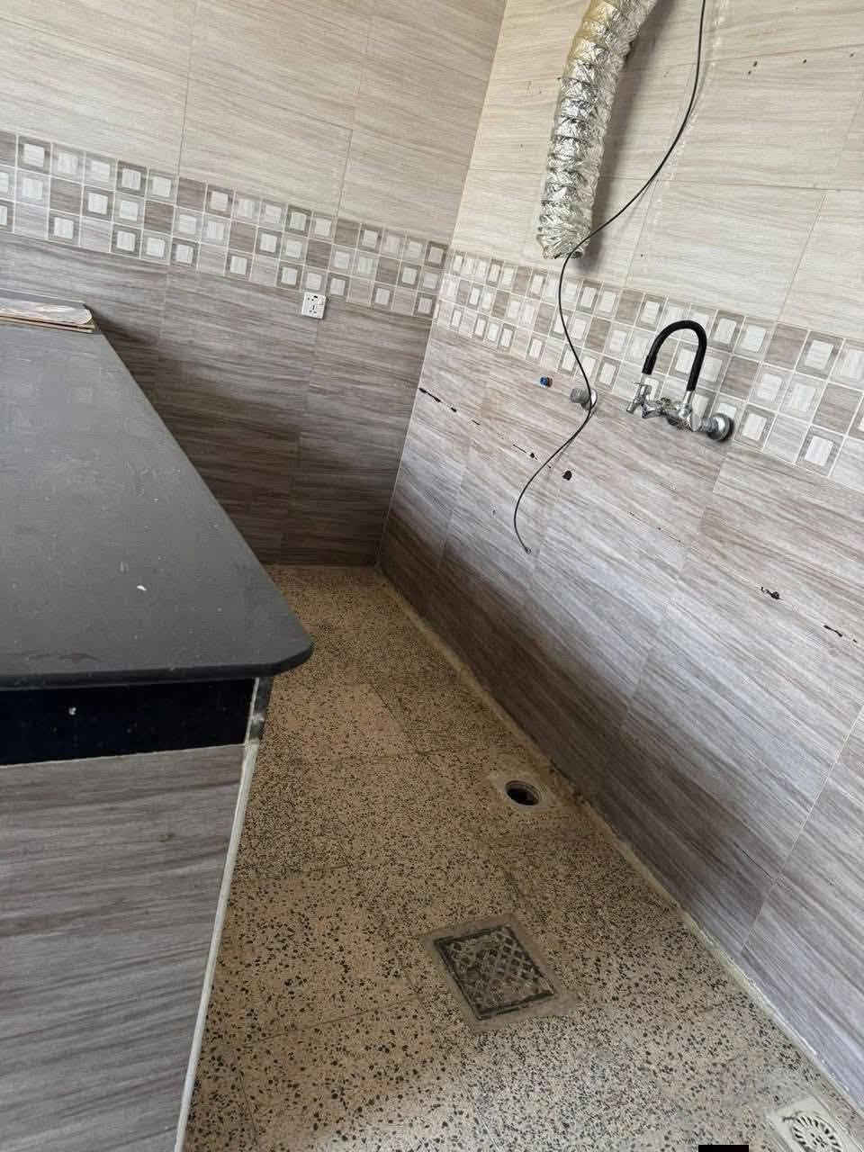 🏠✨ للإيجار – مشتمل ارضي  90م مربع✨🏠 

الموقع / ام الخيل الثانية الشارع المقابل حضرموت 

📍 المواصفات:

🛋️ 
🏢 صالة 
🛏️ غرف عدد 2
🚿 مجموعة صحيات متكاملة
🍽️ مطبخ مفتوح على الصاله 
🌤️ ارضية كاشي 
💼 

📞 للاستفسار: ***********
