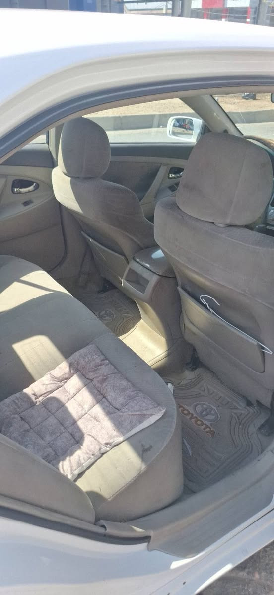 Camry2010 
***********
2 قطعة صبغ بدون دواخل
برشوت سليمة
كير و مكينة نظيف
الغرامات 1.400.000
ينزل من السعر
السعر ٩٥ و مجال
المكان دهوك
