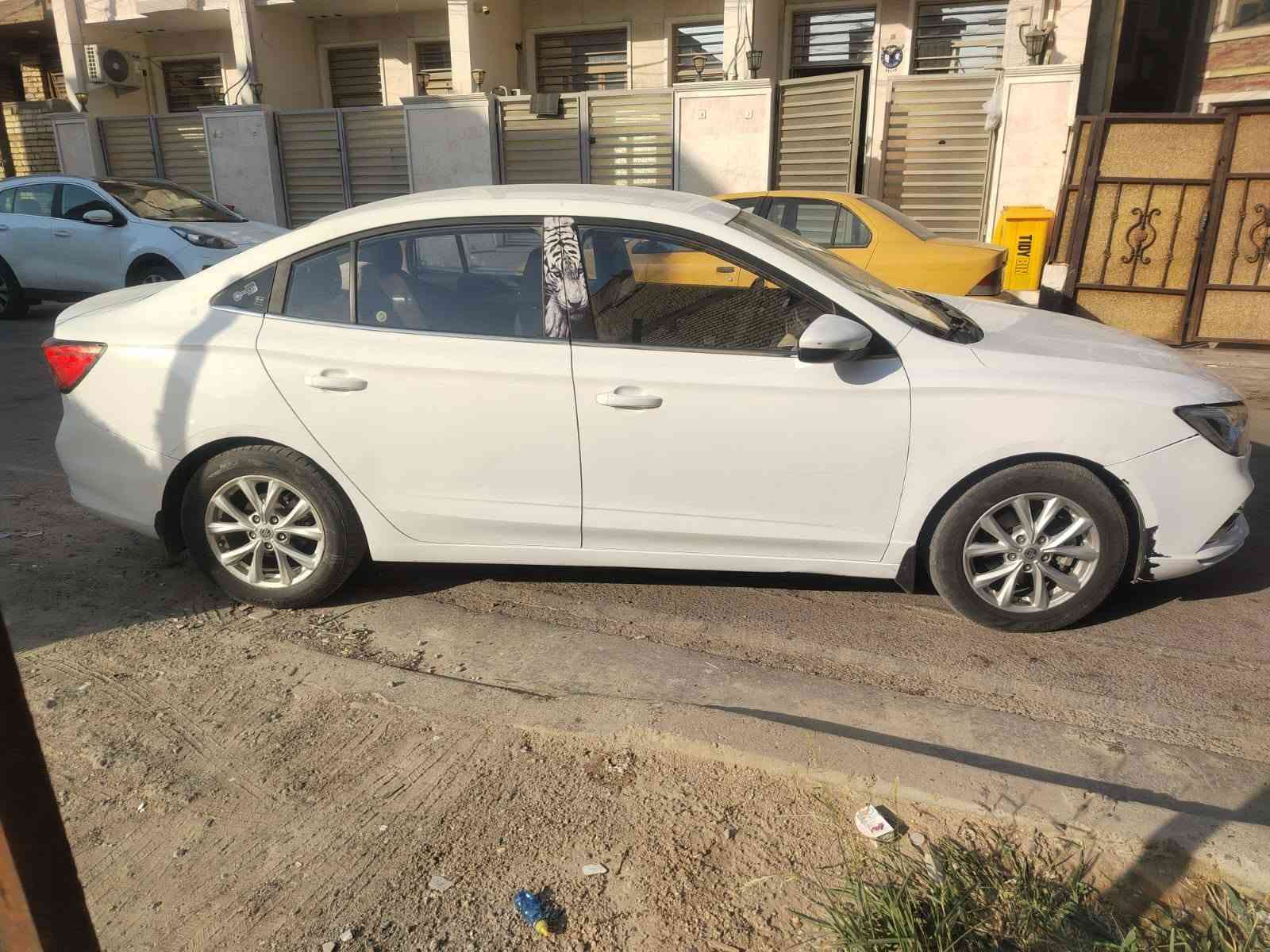 للبيع ام جي 5 موديل ٢٠٢٤ سياره جاهزه صدر امامي خلفي جديد بيها ضربه صور بالمنشور موجوده محور غاز يعني صرف ماكو دوانز ماكو سياره خير من الله والضربه بدون دواخل رايدها ب ٩٠ وبيها مجال للاستفسار اكثر *********** واتساب + خاص مفتوح
