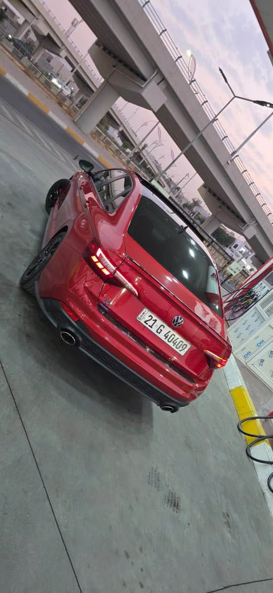 سلام عليكم

Jetta GLI Autobahn 2024 (black package)
23 mile
 السياره غنيه عن تعريف والي يعرفها يعرف تفاصليها 
سياره جديده بمعنى الكلمه
مكاني كركوك 
الضرر قطعتين جاملغ بنيد
الاستفسار*********** كركوك, العراق
