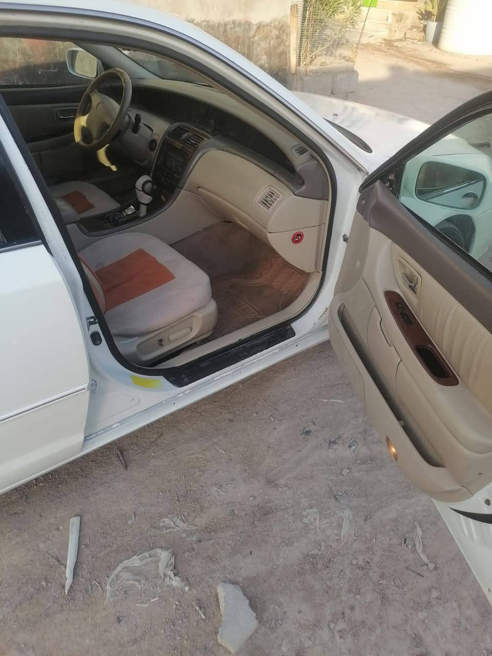 السلام عليكم
للبيع فلون مديل 2001 جليجي رقم بصره مصبوعه عام سياره بدون ضربه 
محرك كير خير من الله  تبريد واكف عنوان البصره ابو الخصيب سعر 65 وبيه مجال بسيط رقم ***********
