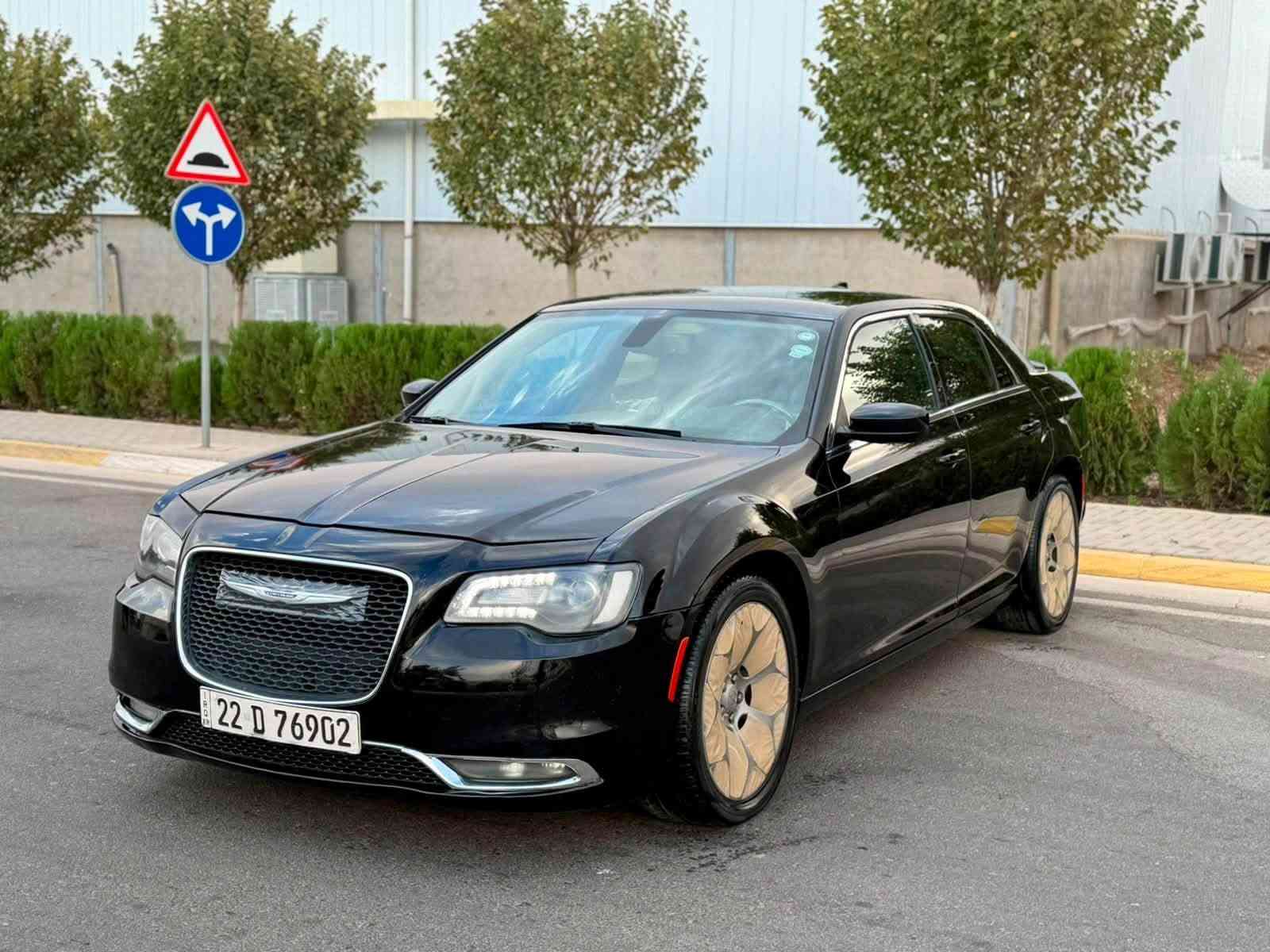 ﷽
ارخص سعر  196$ قفل🔏🔥🔥👋🏻👋🏻

                              CHRYSLER 300 TOURING 2018
▫️كرايسلر  موديل 2018 تورينك
🔹سيارة كلين تايتل فول مواصفات ماعدا پانوراما

▫️محرك V6 3.6L سته سلندر ✅
🔹كير و محرك بشرط مامفتوح📦✅
بدون صوت و بدون صرف بدون خلل شرط فحص
🔹ماشية 74 الف حقيقي📦📦

🔹سيارة جديد داخل و خارج كل على وضع بلادي 
▫️سيارة لايت و ويل كل محدث S

▫️سيارة كلين تايتل  
🔹مكفولة كفالة عامة دعامي للدعامي بشرط✅
🔹 بدون صبوغ  و بدون شخت و رصعات
🔹سيارة حيل حيلوة جديد جديد ماشاالله📦📦

▫️مواصفات ليمتد
( بصمة . شاشه كبير  .  تشغيل عن بعد . كشن جلد  . كشن كهربا . تبريد مركزي . لايت ليد و زينون  . تحكم ستيرن . تحديد سورعة . بعد هواي مواصفات )

◽️اربع تاير ويل جديد ويل حجم 20 S
🔹سيارة شرط بدون اى نواقص گير و محرك و حدادي و كاهرباى كل بشرط
🔹سنوي و رقم و هزة جديد سنوي بأسمي
🔹 نفسي يوم / تحويل و كاله حاظر
🔹 مكان_🌆 سليماني

◽️سعر_ 196$ قفل 🔐🔥
◽️موبايل_ *********** 
                  *********** واتساب
___________________________________
