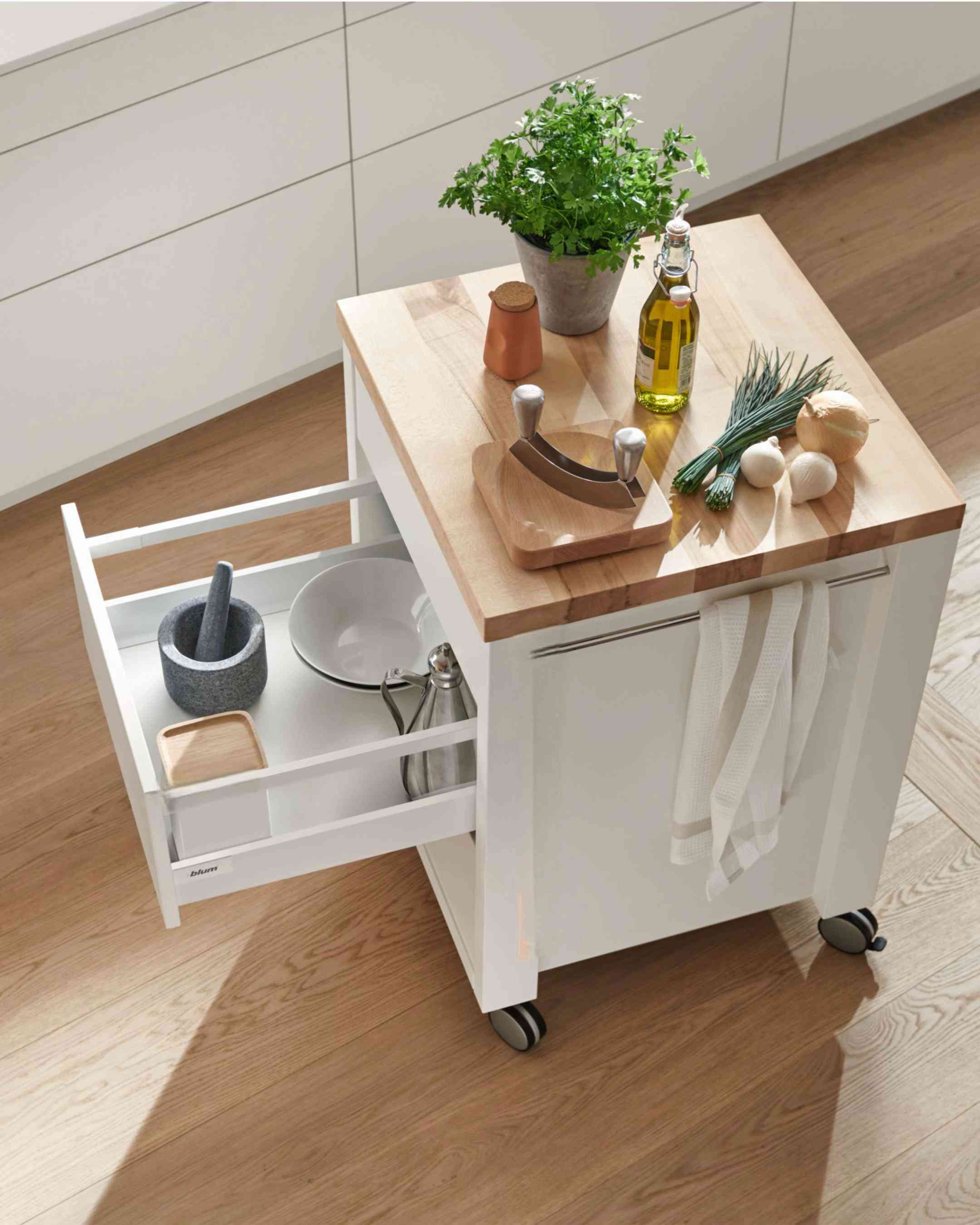 ✨TANDEMBOX ANTARO DRAWER✨ تصميم أنيق + حركة سلسة = ادراج TANDEMBOX antaro🧡.. ‏‎•الحمولة القصوى 30كغم • العمق 50سم • متوفر باللون الاسود القهوائي • متوفر ب احجام و نماذج مختلفة لاستخدامها في اي مكان في منزلك• يمكن تركيبة كهيدروليك او لمس كهربائي• ‏‎صنع في النمسا 🇦🇹 ✨TANDEMBOX ANTARO DRAWER✨ Elegant design + smooth motion = TANDEMBOX antaro drawer by BLUM🧡.. ‎‏•Maximum load 30 kg • Depth 50 cm • Available in color black • Available in different sizes and models for use anywhere in your home • Made in Austria 🇦🇹 ‏‎‏‎🔵الوكيل الحصري لشركة BLUM في العراق ‏‎‏‎ضمان مدى الحياة💯 ‏‎‏‎شركة قمة التالين للتجارة العامة ‏‎‏‎‏‎📍 العنوان: بغداد - كرادة خارج - ساحة عبدالقادر  الجزائري 📲*********** ‏‎‏‎‏‎لمعرفة الاسعار والتفاصيل  يرجى  مراسلتنا  WhatsApp على *********** ‏‎‏‎‏https://linktr.ee/taleeniq ‏‎‏‎‏‎نسعى دائما لخدمتكم! 💙 !We always strive to serve you ‎‏#BLUM #BlumIQ  #BlumIraq #BlumBaghdad  #Blumaustria  explore TandemboxAntaro⁩⁩⁩⁩⁩⁩⁩
