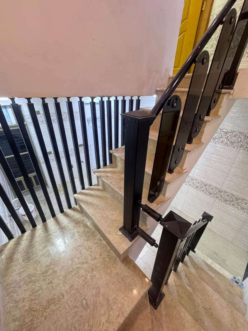 🏠 للإيجار في السيدية | مساحة ٥٠ متر

يتكون من:
🛏️ غرفتين نوم
🛋️ صالة
🍳 مطبخ
🚿 خدمات
🏡 سطح

📞 للاستفسار والتواصل: ***********
📲 متوفر واتساب

🏢 مكتب قمر للوساطة العقارية
📍 العنوان: مدخل شارع الآمن

🔑 تتوفر لدينا كافة عروض الإيجار والبيع في منطقة السيدية
💰 وبحسب كافة الميزانيات Colombo, Sri Lanka
