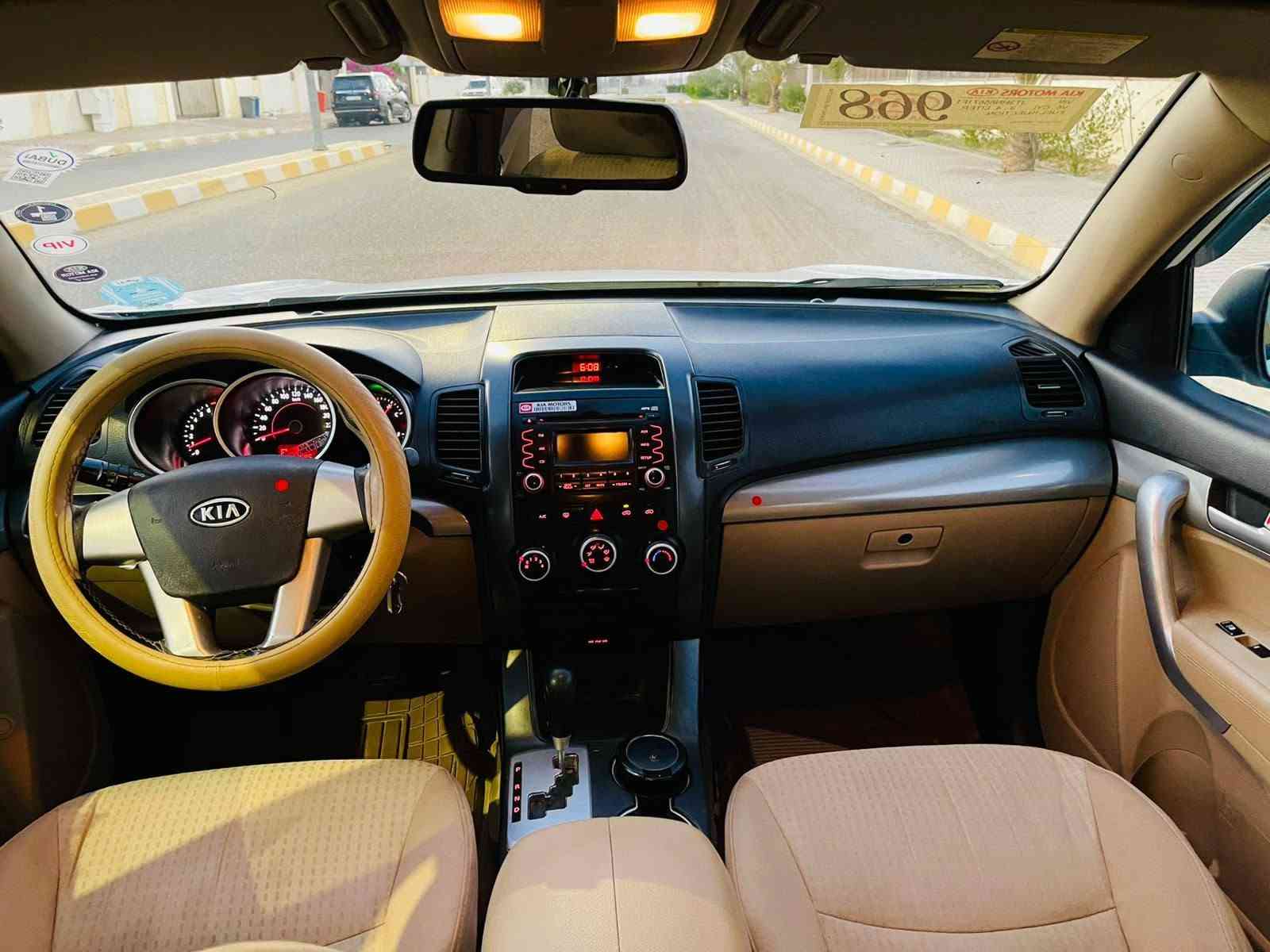 السلام عليكم 
سورنتو خليجي موديل ١١
رقم سليمانيه دولي
السياره بيها باب واحد فقط كلير 
والباقي مكفوله من الصبغ 
شرط محرك وكير ممفتوح 
سبعه راكب السياره 
السعر 129وبيها مجال بسيط 
مكان السياره تكريت 
***********
