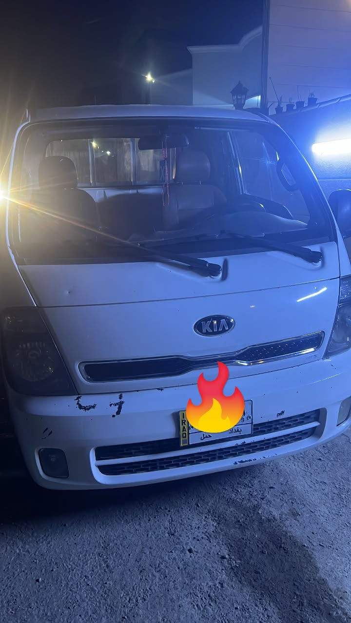السلام عليكم 
كيا عموشه 2019 السياره بيها بس طخه بل تكمه مال السايق مكان السياره بغداد ابوغريب 
باقي التفاصيل اتصل عل الرقم ***********
