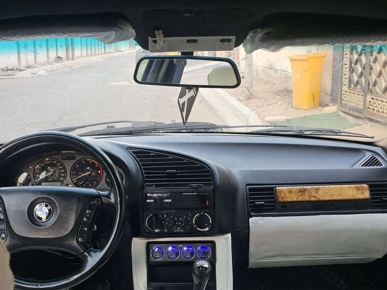 يالله السلام عليكم
Bmw e36 
للبيع فقط بيع مستعجل السعر 34 ورقه وبيه مجال يشهد الله سياره مكلفه علي كلش هواي 
رقم بصره راعيه يريد تحويل والوحه الخلفيه ضايعه سنويته انتهت قبل 4 اشهر 
مكان السياره البصره ورقمي *********** 
مكينه V8 كير عادي 
تبريد شغال ثلج
مكينه كير كارتون حداديه اماميه كامله من الطول للطول حته المشط جديد ماصارلهن شهر من سويتهن 
حداديه خلفيه تعبانه 
سياره فتحه شغاله طكتين 
دوشمه جديده كشنات وبطاين لون كلش حلو وشغل مرتب 
سياره جاهزه عليه كت M
لايتات M 
دوس M 
دعاميات M 
ويلات M
سياره بيه نفخات بل جاملغات مشتغليهن شغل حلو
كزوز بوابه دكمه يمك يفتح ويسد وانته تتحكم بمستوى 
سياره بيه برمجه بك فاير وكت اوف سريع
كهربائيات كامله كله شغاله 
سستم صوت دمام صوت يخبل 
نقوصات سياره حداديه خلفيه يرادله 
والبنيد موجود مشتري ومفصله كامل عوزه بس صبغ وقفلات
