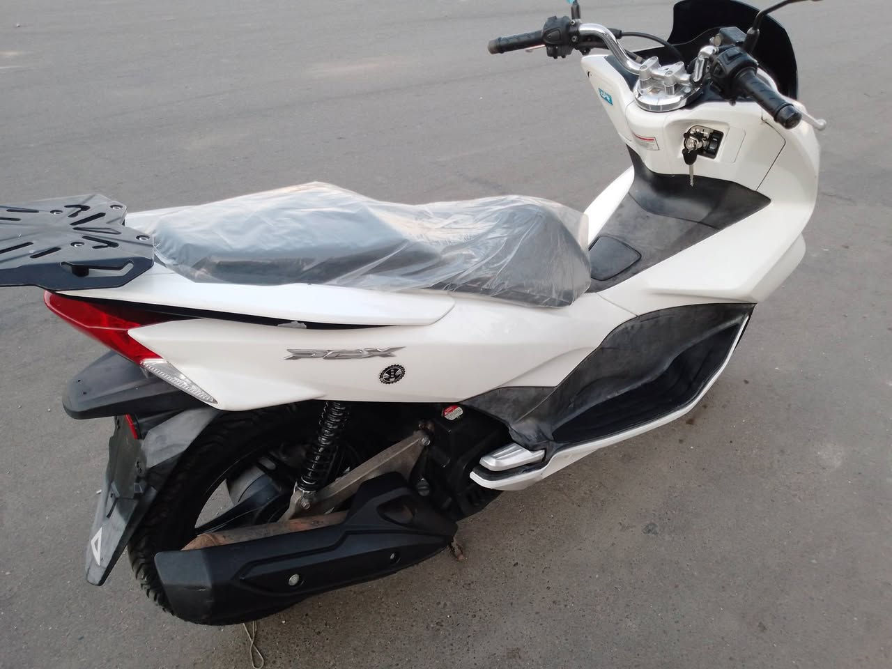 سلام عليكم دراجه pcx كله شغاله جيل ثاني للبيع جيب فيتر وتعال افحص ستان كهربائي حساس زدحام شغال العنوان بغداد مدينة الصدر تقاطع المستشفى ***********
