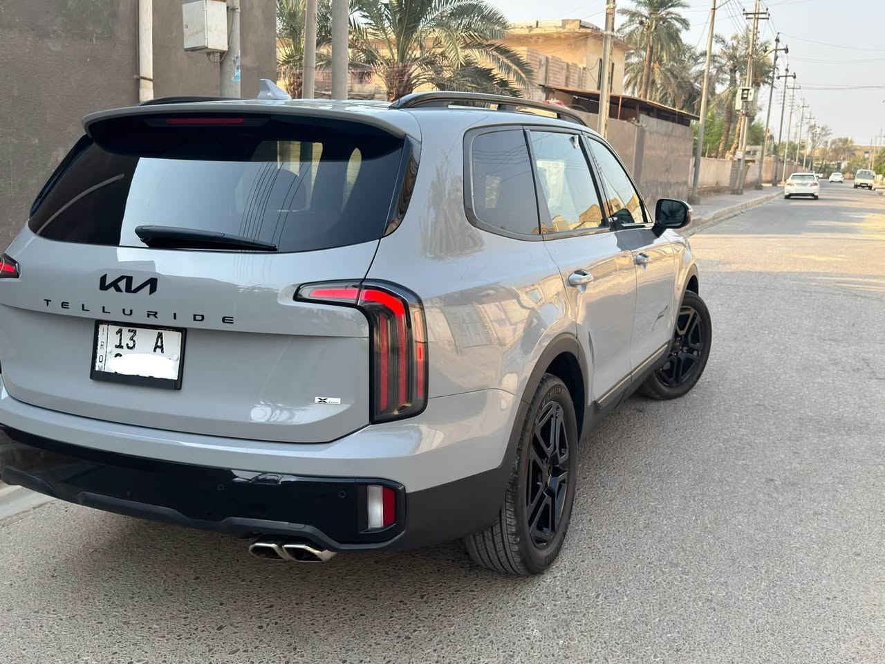 👑 كيا تلورايد 2025 فئة SX X-Line AWD 👑
فول الفول اعلى مواصفات بالتلورايد برستيج

السلام عليكم

انظف و اجدد كيا تيلورايد بعدهي بريحة الوكاله حته التايرات بعدهن مال وكاله 

لون مميز سمنتي فول 

دواخل بلون Terracotta المميز

 سقف ألكنتارا شامواه

موديل 2025

12 حساس التراسونيك الذكي

فئة SX X-Line AWD (أعلى فئة)

محرك 6 سلندر 3800

دفع رباعي مستمر ذكي مع قفل دفرنش

فتحتان سقف بانوراما

كاميرات محيطية 360 درجة

رادارات كاملة (تحديد مسار + كروز متكيف + مانع اصطدام)

المراية الذكية الذاتية التعتيم

زجاج مدبل للعزل الصوت

رنكات 20 

كاميرات حية بالنقطة العمياء بالطبلون

شاشة بانورامية عملاقة مزدوجة

نظام صوتي Harman Kardon فاخر

كشنات جلد فاخر (تدفئة + تبريد)

كشنات أمامية كهرباء + ذاكرة

كشنات خلفية منفصلة VIP (كراسي ملكية)

رينغات 20 بلون أسود بلادي خاص بالفئة

سكك سقف وحواف مكحلة أسود بلادي

زجاج مدبل عزل صوتي فائق

صندوق خلفي ذكي يفتح تلقائيا

شاحن لاسلكي + منافذ USB-C لكل الصفوف

بردات للأبواب الخلفيه

مساج 

مثبت سرعه 

تحديد مسار ونظام ذكي

وكثير بيه مواصفات خير من الله معروفه هاي الفئه تجي افخم فئه 

حادثها: صبغ قطعتين + تبديل باب الصدر اصلي وكاله نفس الون 

كير ومكينة وشاصي ونظام دفع مكفولات بشرط الفحص

السعر 327

السياره داخله كتاب شهداء ميسان 

رقمي اتصال او واتساب 

***********

مكان السياره ميسان مركز
