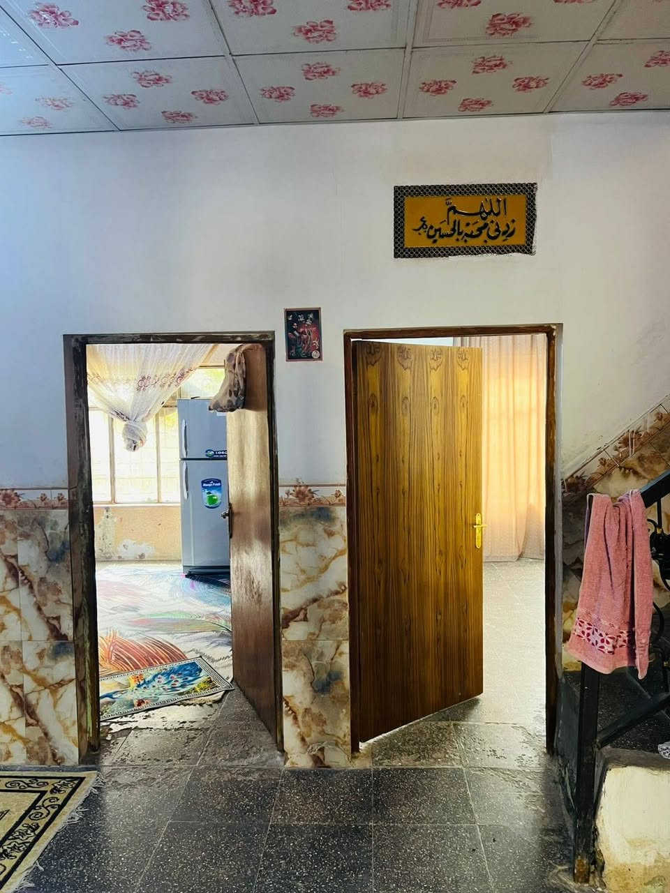للبيع
دار سكن ٣٢٥ متر 
السنيه /حي العسكري
قرب مدرسة الامام علي ع
الواجه ١٣ 
نزال ٢٥
البناء نظيف كما موضح بالصور 
يتكون
غرفتين 
صاله
مطبخ 
استقبال
صحيات دتخليه 
صحيات خارجيه
للاستفسار مراجعة مكتب السنيه للعقار 
قرب جامع تلسنيه الكبير 
***********
