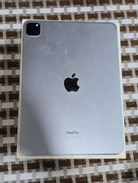 آيباد برو 11 • M2 • نظيف 100%