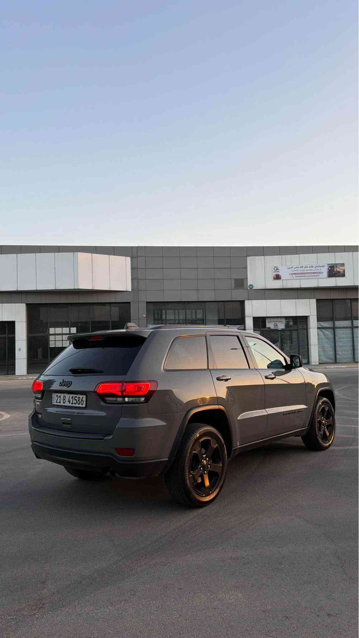 ***********
Jeep grand Cherokee 
مۆدێلی 2021. بلاک تۆپ - دەرگا کارەبای شە فت - کوشن هیتەر و کارەبای - سوکان کارەبای - سێ ڕادار - شەغال- ئۆتۆ ستارت - لایت لید - 69 هەزار مایل ڕۆیشتووە - دوو پارچەی بۆیاغە بێ ناوگرتن و بێ ئێرباگ ڕەسمی سۆنەریم داناوە 
ژمارەی شاسی 1C4RJFAG4MC810044 السليمانية, العراق

