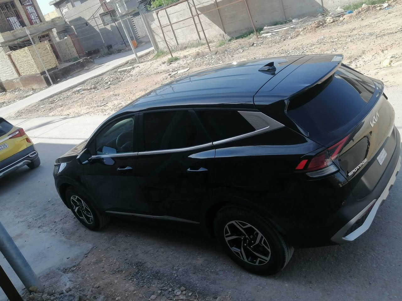 سبورتج ٢٠٢٥ لون اسود ملكي مكفوله ايرباكات مكفوله شواصي مكفوله وشرط السونار
دحجه بالبيبان كلير امريكا جزء من جنطه
كشنات تدفئه تحكمات ستيرن تبريد قطعتين هندبريك اوتو رادار وكامره
اربع وضعيات قياده
دفع رباعي فور ويل
حساسات امامي وخلفي
***********
175  وبيها مجال بسيط
