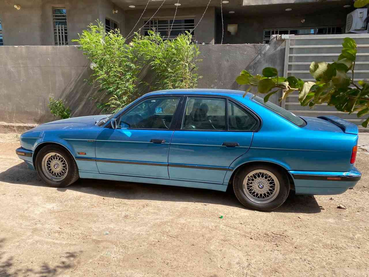 BMWموديل1993
525كشنات جلد اسود +كهرباء تبريد شغال ثلج❄️❄️كهربائيات كلها شغاله رقم اربيل تحويل مباشر السياره خير من الله واحله من الصور تجي واشوف 

السعر75وبيها مجال 

للاستفسار اتصل عل الرقم***********
***********
العنوان بغداد المحموديه
