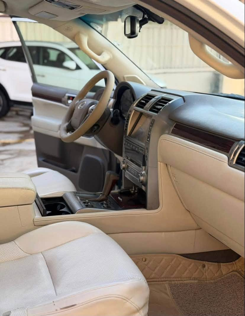 لكزس 2015
GX460 
ابرايم اصلي
داخل بيجي
كشنات كهرباء وجلد
تبريد تدفئه كشنات
فتحه سقف-حساس امامي وخلفي
4 كامرات
محرك بلادي ما مفتوح
سياره مكفوله وجديده 
بيها بارد بيسط باب الخلفي
السعر 300$
***********
