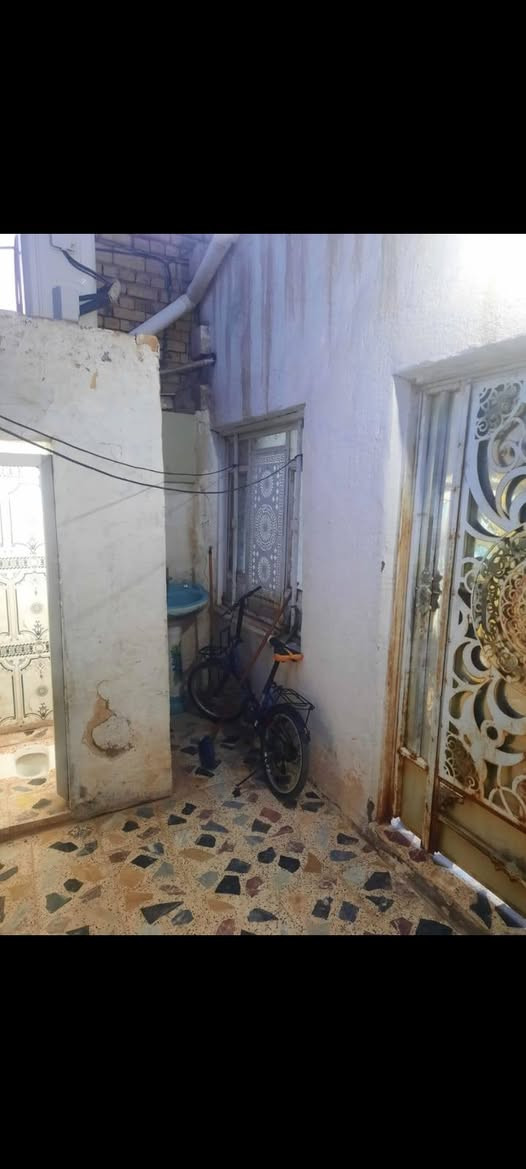 السلام عليكم تم اعادة النشر بسبب الوعود الكاذبه  بيت زراعي  للبيع حي العسكري دوانم لازم 75 متر الوجه 5 والنزال 15 يتكون من استقبال ومطبخ وغرفه نوم وصحيات  وصاله الفوك ما معگوده سعره 33… ***********
