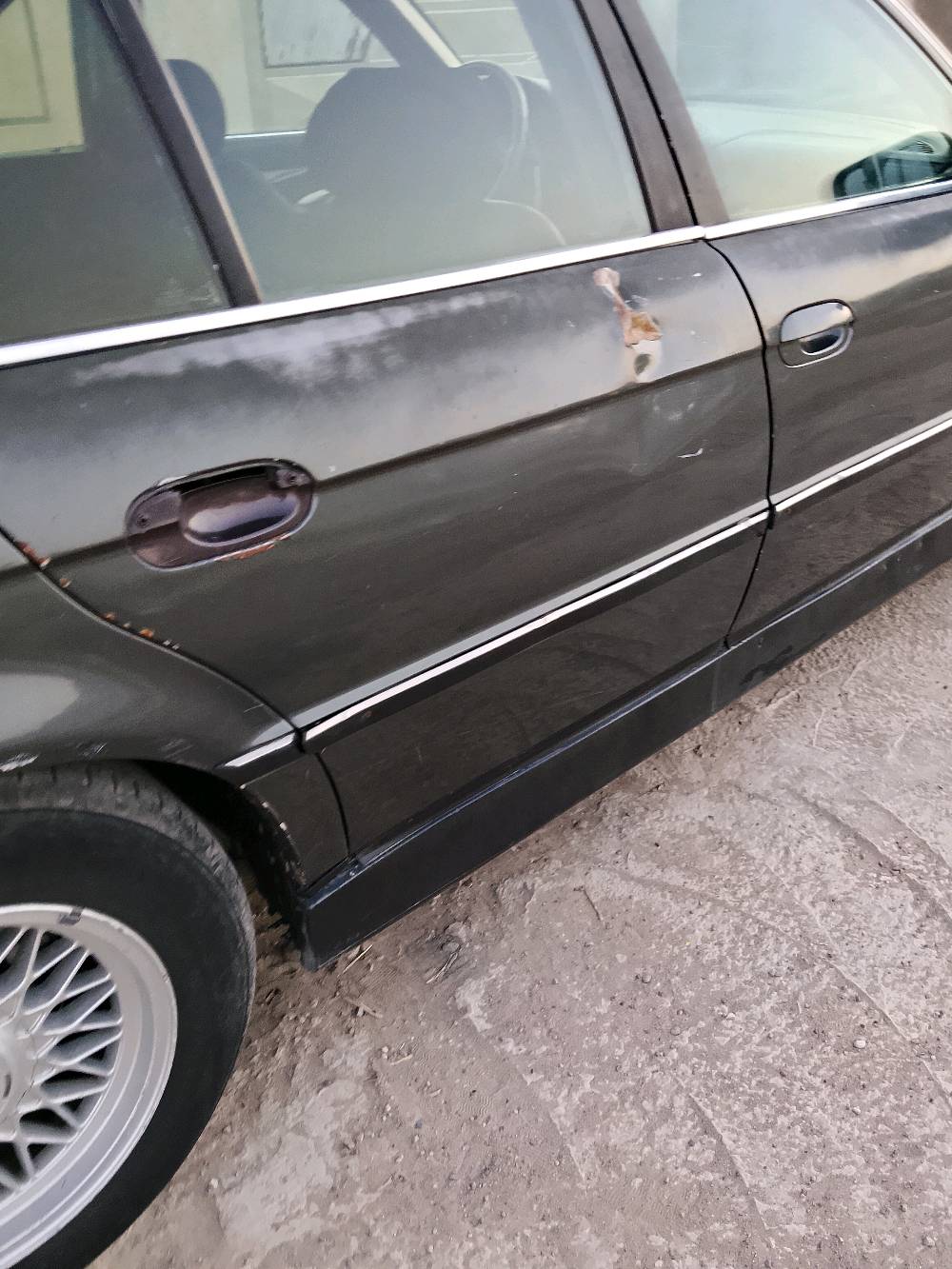 السلام عليكم للبيع بي ام خفاش موديل 97 السعر 60 وبيها مجال