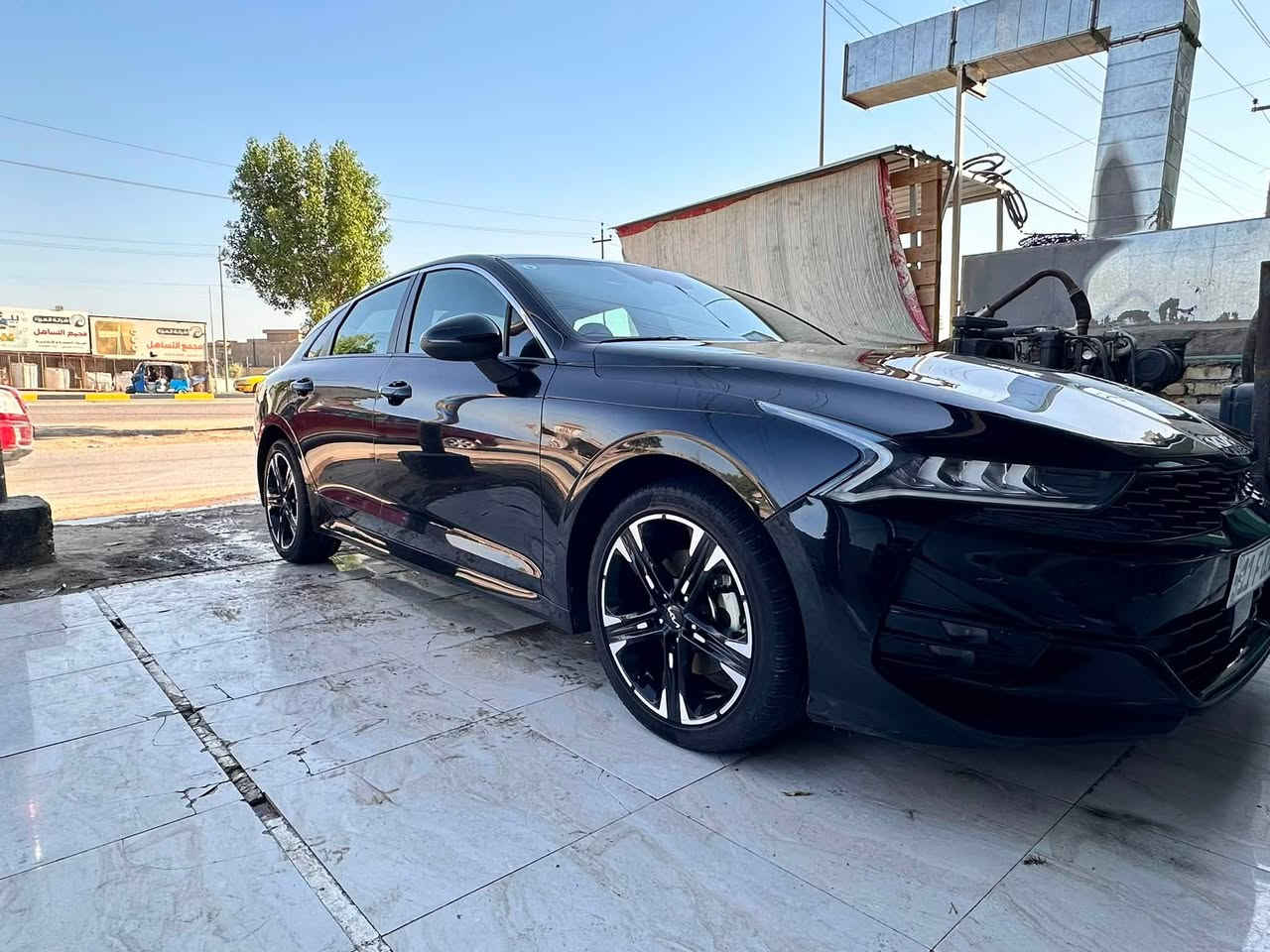‏  K5 جيتي لاين
موديل 2023
 محرك 1600 تيربو 
مواصفات GT LlNE
اللون اسود
 

بصمه
شحن هاتف لاسلكي 
قياده ذاتيه ؏ الخطوط السريعه
هاند بريك بصمه 
مثبت سرعه 
نضام ABS
مانع انزلاق
بك لايت ليد
شاشة
كامره دواره
شاشه اعطال
ويل كورم لونين
رادار جانبيه
اشاير بالمري 
كشنات جلد 
مقعد للسائق قابل للتعديل كهربائياً
لايتات ‏4 عدسات 
نضام قياده أيكو + سبورت +سمارت +نورمال
بلوتوث + aux + usb
فول تحكم ستيرن
كير أوتو + عادي
ئوتو بريك 
ستيرن حرف D  
التشغيل عن بعد 
‏OUTO HOLD
لاسلكي Android Auto 
السعر 185
السياره وارد امريكي
بدون صبغ بدون تبديل
حادثها بالصور بالمنشور
برغي ممفتوح بالبدي مالتها
كير محرك تبريد ع وضع الشركه
ماشيه ٢٥ الف ميل
اتصال ***********
اتصال ***********
