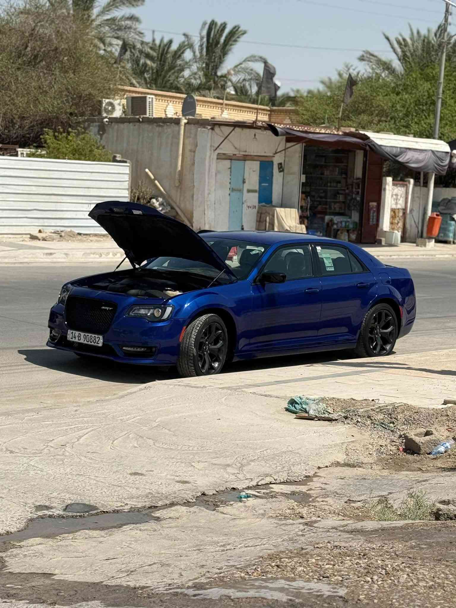يالله سلام عليكم كلايسلر اوباما موديل 21اصل مرمز23 رقم بصرة دولي تحويل جميع المحافظات سيارة حادثة جاملغ خلفي وجاملغ امامي بدون دواخل وبدون ارباك وبدون شواصي وصابقين البيبان توحيد لون يعني صبق اربع قطع بيها سيارة جديدة طك كارتون ترايها زيرو ماشية 45مواصفات تورنگ سيارة مكينة كير تبريد حدادة شرط زيرو مكان السيارة البصرة قضاء المدينة بني منصور السعر 165وبيها مجال انا مكلف بنشر شراي اتصل على رقم وتدلل *********** 
ملاحضة:اخوان السيارة جديدة وتصليح درجة اولى ونصبة تخبل سيارة احلى من صور الله شاهد وبالعافية ع ياخذها

نص مكتوب في الصور:
- 4G  10:57
- bid.cars
- تم
- الإنجليزية
- العربية
- 4 / 12
- 1:1
- 2