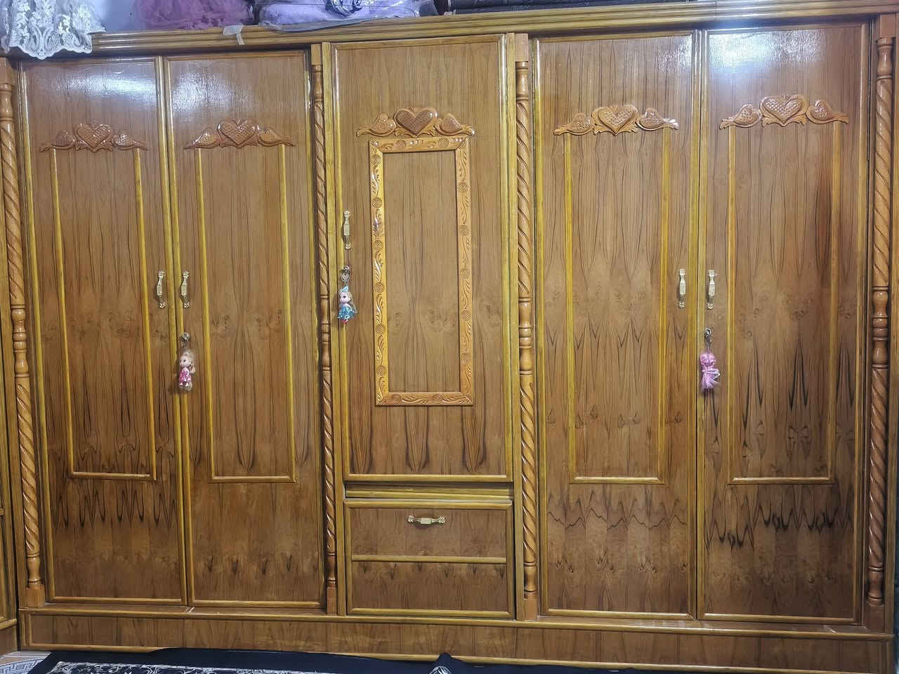 السلام عليكم غرفه كامله هي. وجربايتها تسكام في ميسان مستعجل ع بيعتها والسعر مليون و600 وبيها مجال للي يشتري الي يريد يتصل ع رقمي📱 ***********متواجد واتساب
