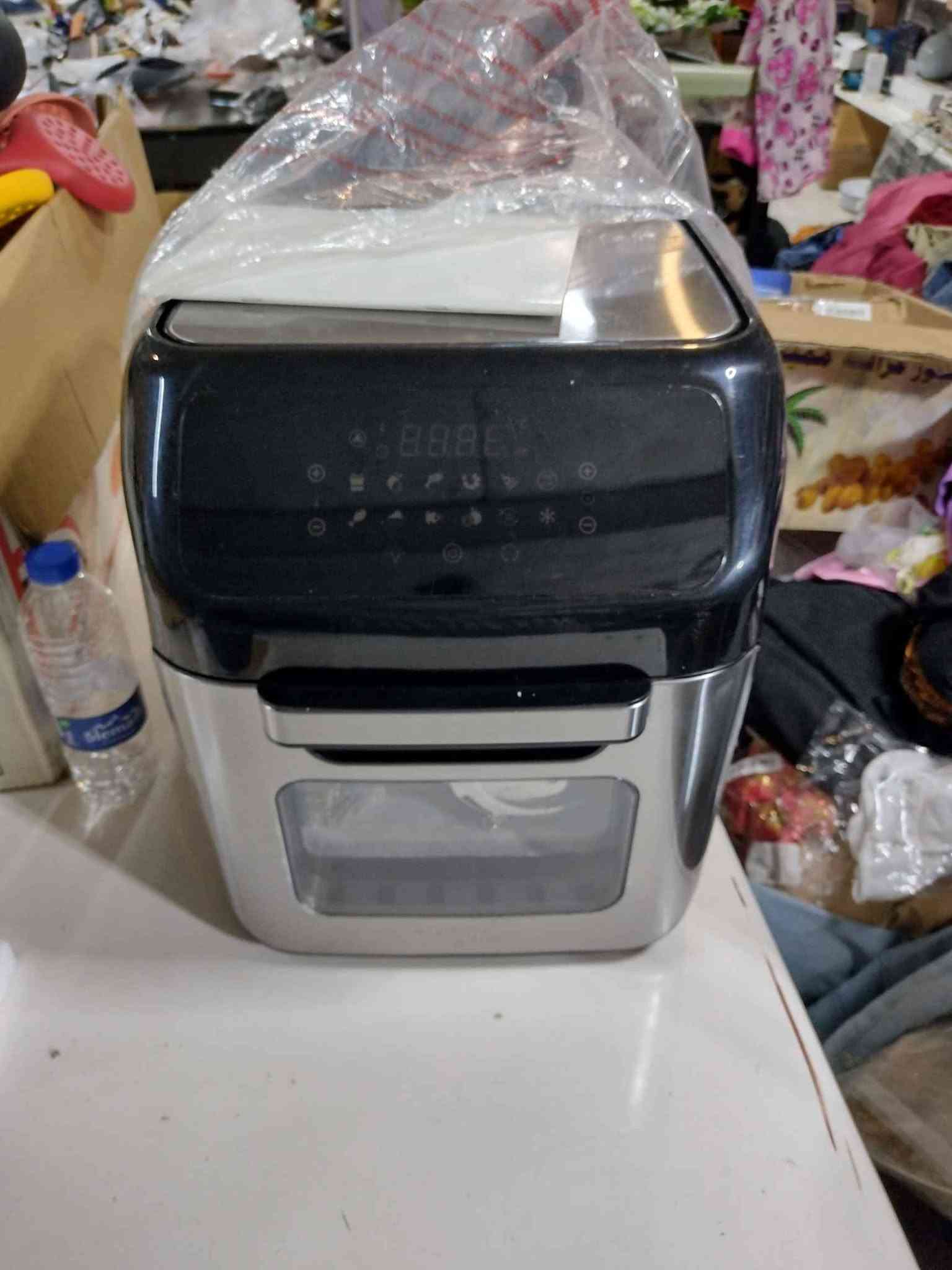 ئایرفرایەکی تازە فڕنی هەوای 12 لیتر حجم گەورە لۆک بەکار نەهاتوو بۆ ماسی برژان و مریشک بێ وێنەیە و ڕۆحی دەردێنێت اوروپی اصڵی خاص بۆ المانیا دروست کراو.
فرن الهوائی airfryer 12 L  المانی اصلی غیر مستعمل حجم کبیر 
السلیمانیە توصیل موجود *********** السليمانية, العراق

