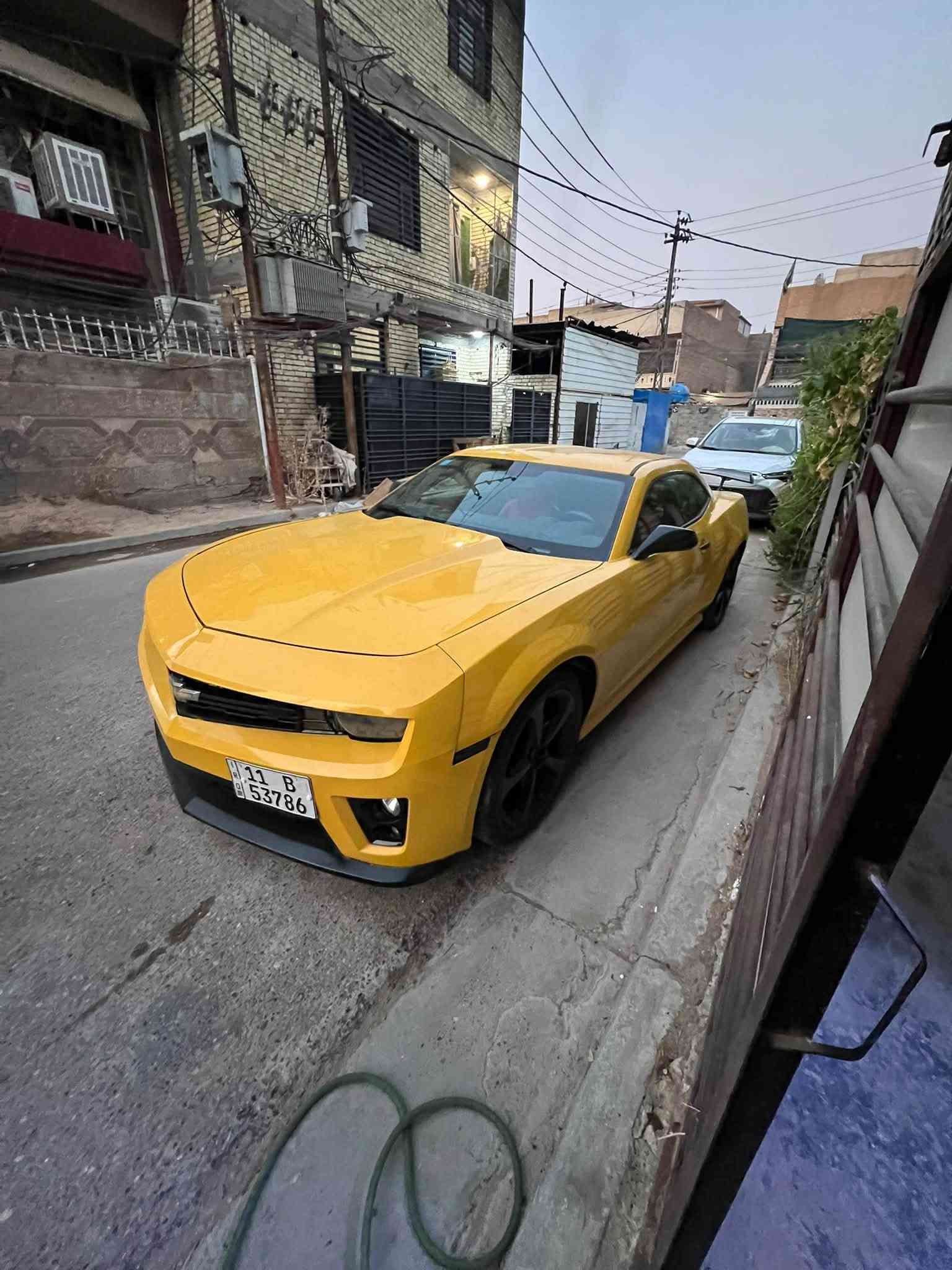 سلام عليكم
كمارو 2010 
سياره جاهزه وحلوه ونضيفه 
كير مكينه حاويه شادله 
سياره ضربته كلش بسيطه جاملغ الخلف السايق كلش زغيره 
معمره تعمير حلو صبغ عام نفس لونه 
لونه مميز رقم بغداد انگليزي شرط التحويل 
تبريد شغال
تخم ويل 20 وتايرات جدد 
شاشه اصليه 
سستم صوت 
دوشمه جديده
كشنات تحكم كهربائي 
صدر جديد مبدله 
وهاي السياره شوفت عينك 
شغل بكل وقت واطلع بيه محافظات
سعر 70 بيه مجال مكاني مطار بغداد 
وذا اكو مراوس اراوس 
*********** خط فعال 
***********رقم واتساب
