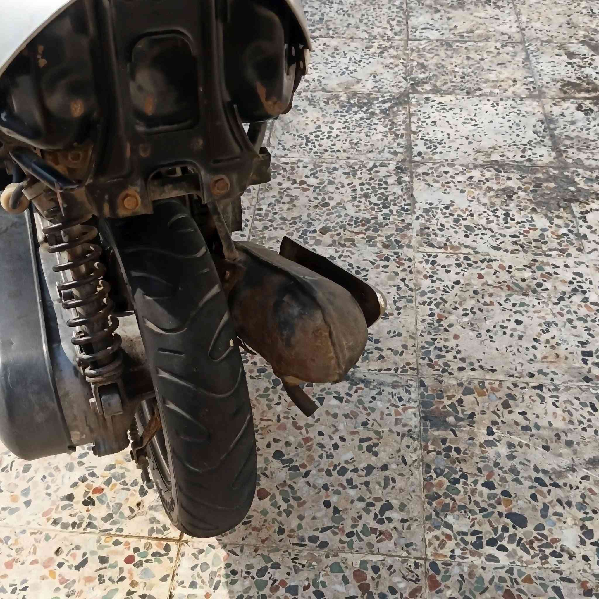سلام عليكم دراجه فول شلعه معدل مكينتهاا تخبل نااعمه وصالنصه صوتهاا يخبل شرط فصله بيهاا توايرهاا جدد سعر150بيهاا مجال قليل مكاني ميسان حولي الاف دار رقم  ***********
