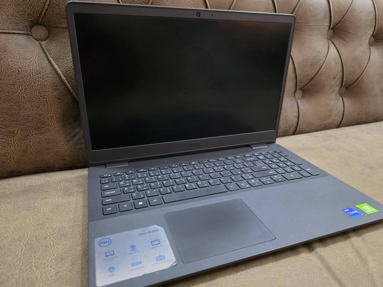 للبيع لابتوب Dell Vostro 3500 بحالة ممتازة
الموديل: Dell Vostro 15 3500
المعالج (CPU): Intel Core i7-1165G7 (الجيل الحادي عشر - 11th Gen)
الذاكرة العشوائية (RAM): 8GB DDR4
التخزين (SSD): 256GB SSD (سريع جداً في الإقلاع والفتح)
الشاشة: 15.6 بوصة Full HD WVA
نظام التشغيل: Windows 11 Pro
المنافذ والمميزات:
مع كامل الملحقات باكيته + الشاحن الاصلي
منفذ HDMI
قارئ كروت الذاكرة SD Card Reader
كاميرا ويب HD Webcam
كيبورد مقاوم للانسكاب (Spill-Resistant Keyboard)
ملاحظة: الجهاز نظيف جداً ومستعمل استعمال شخصي.
السعر 500 الف 
للتواصل *********** واتساب
العنوان : البصرة
