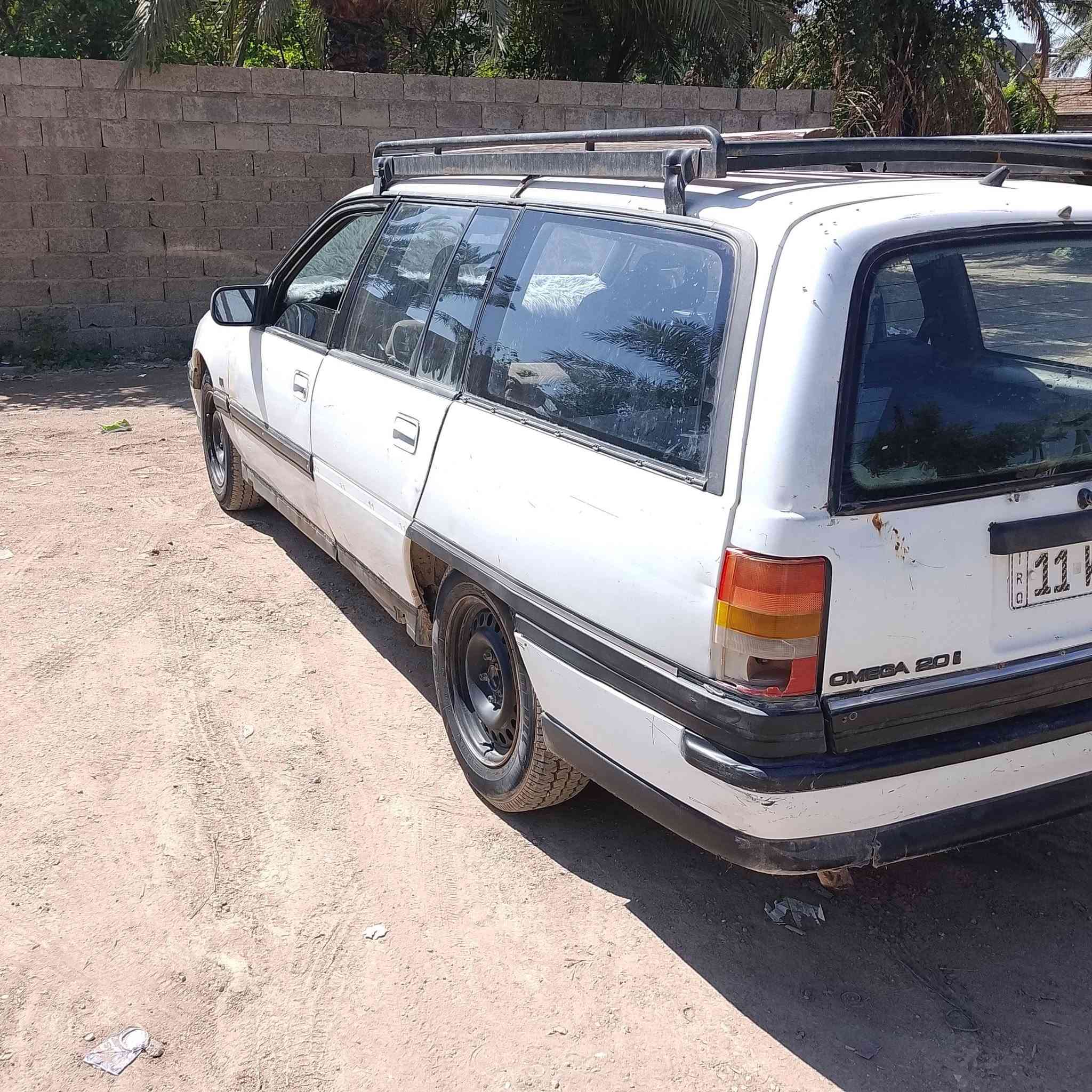 السلام عليكم من رخصت لادمن للبيع أوبل اوميكه ستيشن موديل 1993محرك كيرخيرمن الله السعر 27وبيهامجال مكان المدائن سلمان باك الاستفسار على الاتصال على الرقم التالي *********** أو مراوس ب بريجو موديل 1999
