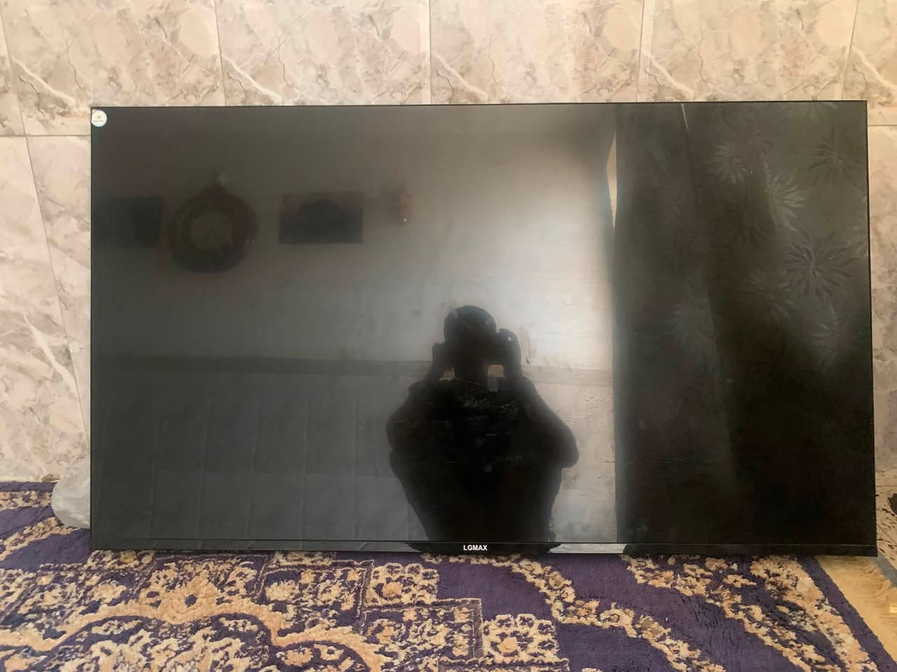 سلام عليكم شاشه للبيع حجم 50 صدار جديد وكلش جديده مكان بغداد سعره 225 الرقم ***********
