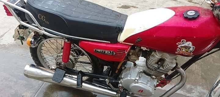 سلامو عليكم دراجه نامه موديل 21 كلك كرهبايات شغاله فقط باتري مكان دوانيه سعر 375وبيه مجال رقم ***********
