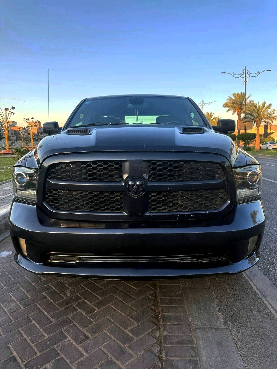 السلام عليكم 
للبيع دوج رام كلاسك موديل 2021
السعر 165 
باب قصير بدي طويل 
محرك 3600
فور ويل 4×4
كشن منفصل فرس 
شاشه حجم كبير 
كشن كهرباء
تدفئه بالكشنات 
تدفئه استيرن 
تخم تاير 
كير محرك كفاله 
ضربة امريكه جاملغ وبنيد امامي 
داخل العراق جاملغ خلفي 
مكان السيارة بغداد مدينة الصدر
اتصل وتدلل (***********)