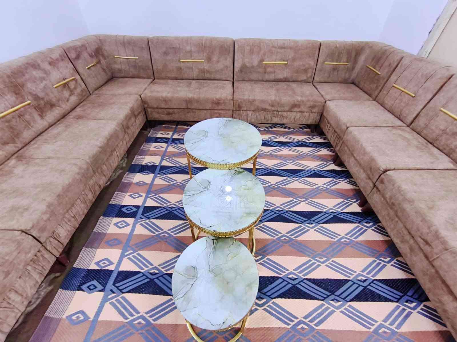 ديوان • ٢٠ مقعد • نضيف جدا